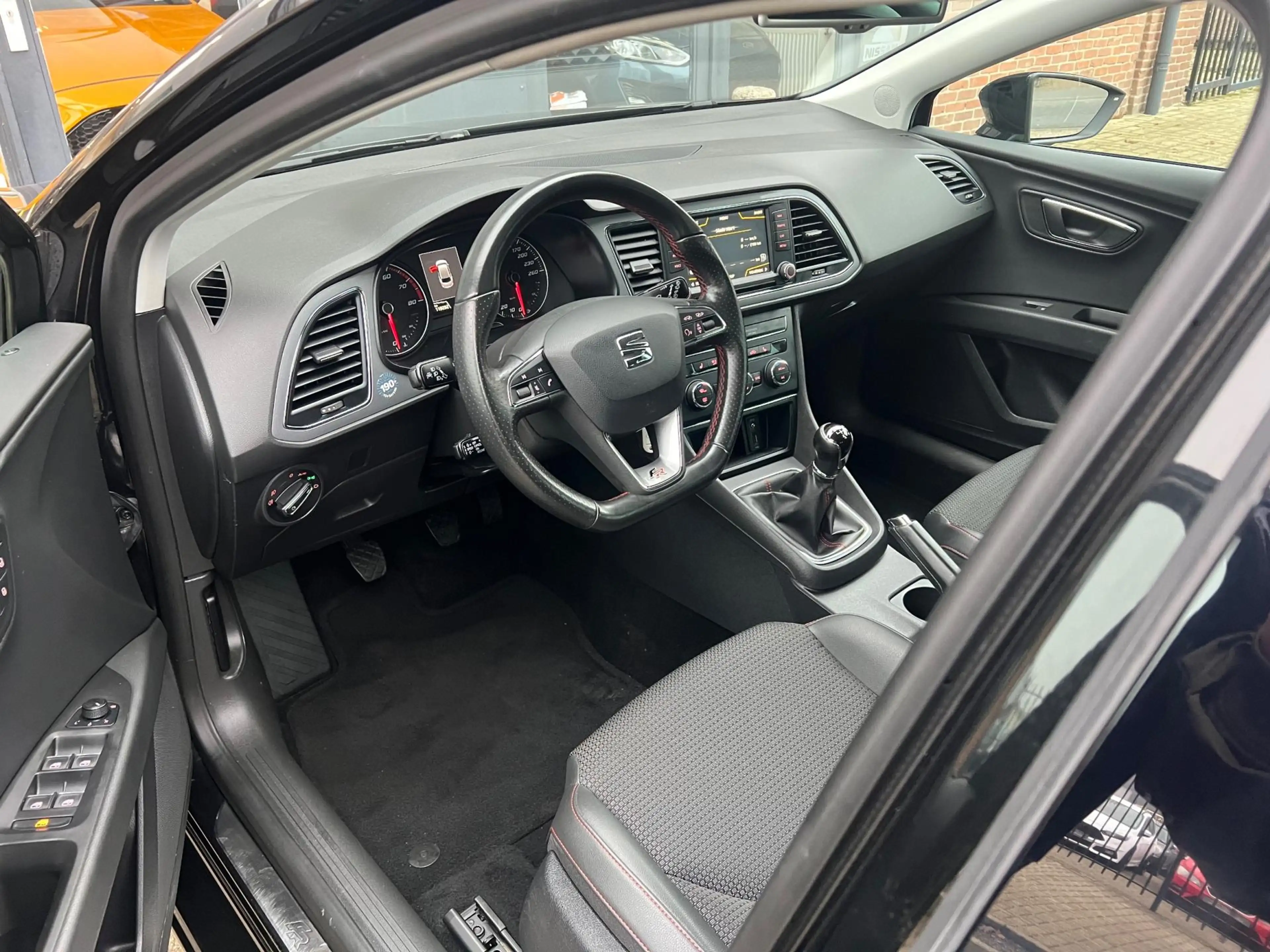 SEAT Leon ST 1.4 EcoTSI FR Connect, Cruise control, Led — photo 13