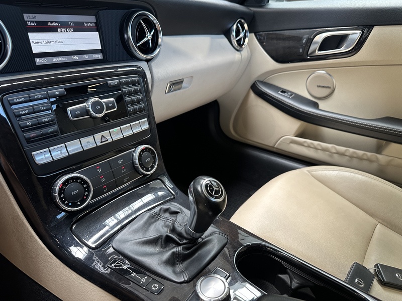 Mercedes-Benz SLK 200 CGI  BlueEfficiency — photo 17