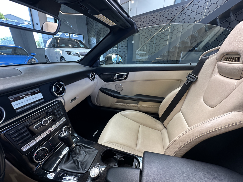 Mercedes-Benz SLK 200 CGI  BlueEfficiency — photo 16