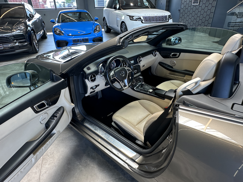 Mercedes-Benz SLK 200 CGI  BlueEfficiency — photo 12