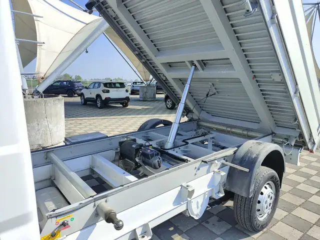 Peugeot Boxer view 4