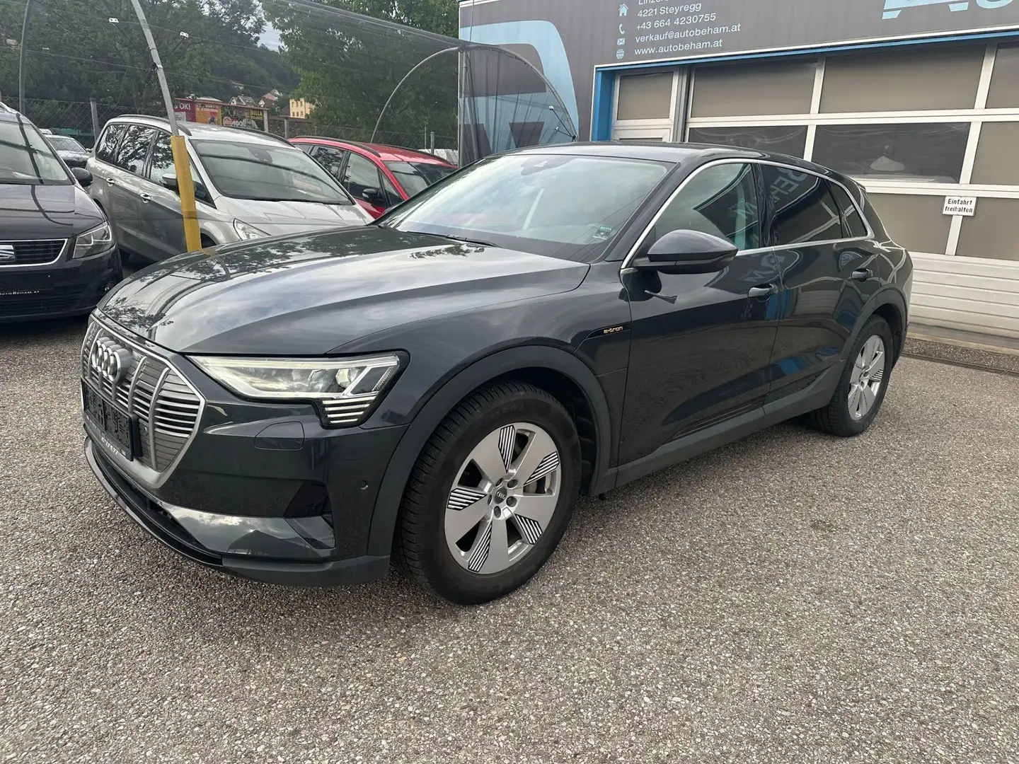Audi e-tron 55 quattro 95kWh Matrix-Teilleder-Autopilot Grau - 1