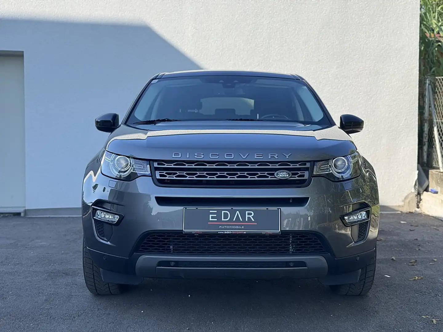 Land Rover Discovery Sport 2,0 TD4 4WD SE Aut. Grau - 1