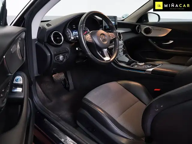 Mercedes-Benz C-Class view 12