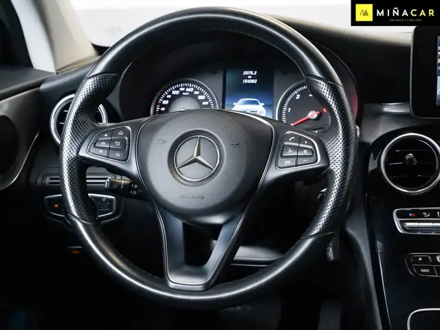Mercedes-Benz C-Class view 13