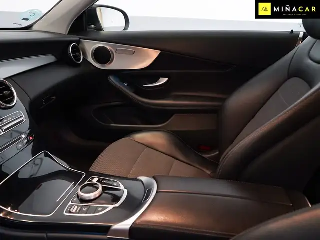 Mercedes-Benz C-Class view 19