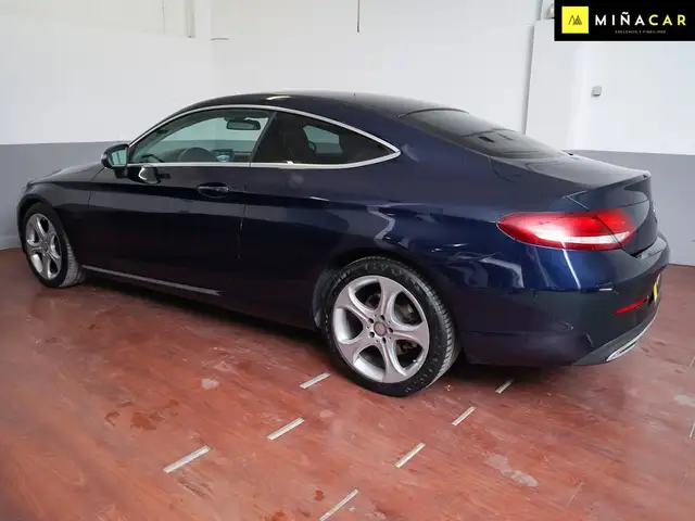 Mercedes-Benz C-Class view 4
