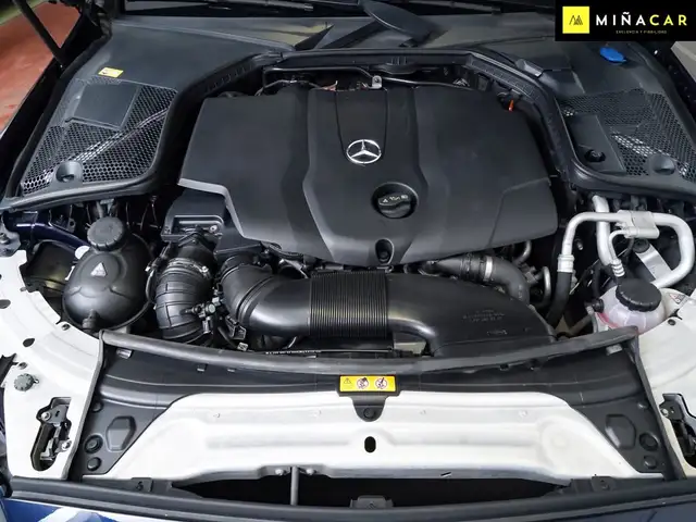 Mercedes-Benz C-Class view 24