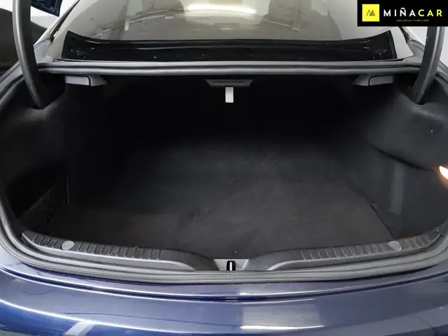 Mercedes-Benz C-Class view 23