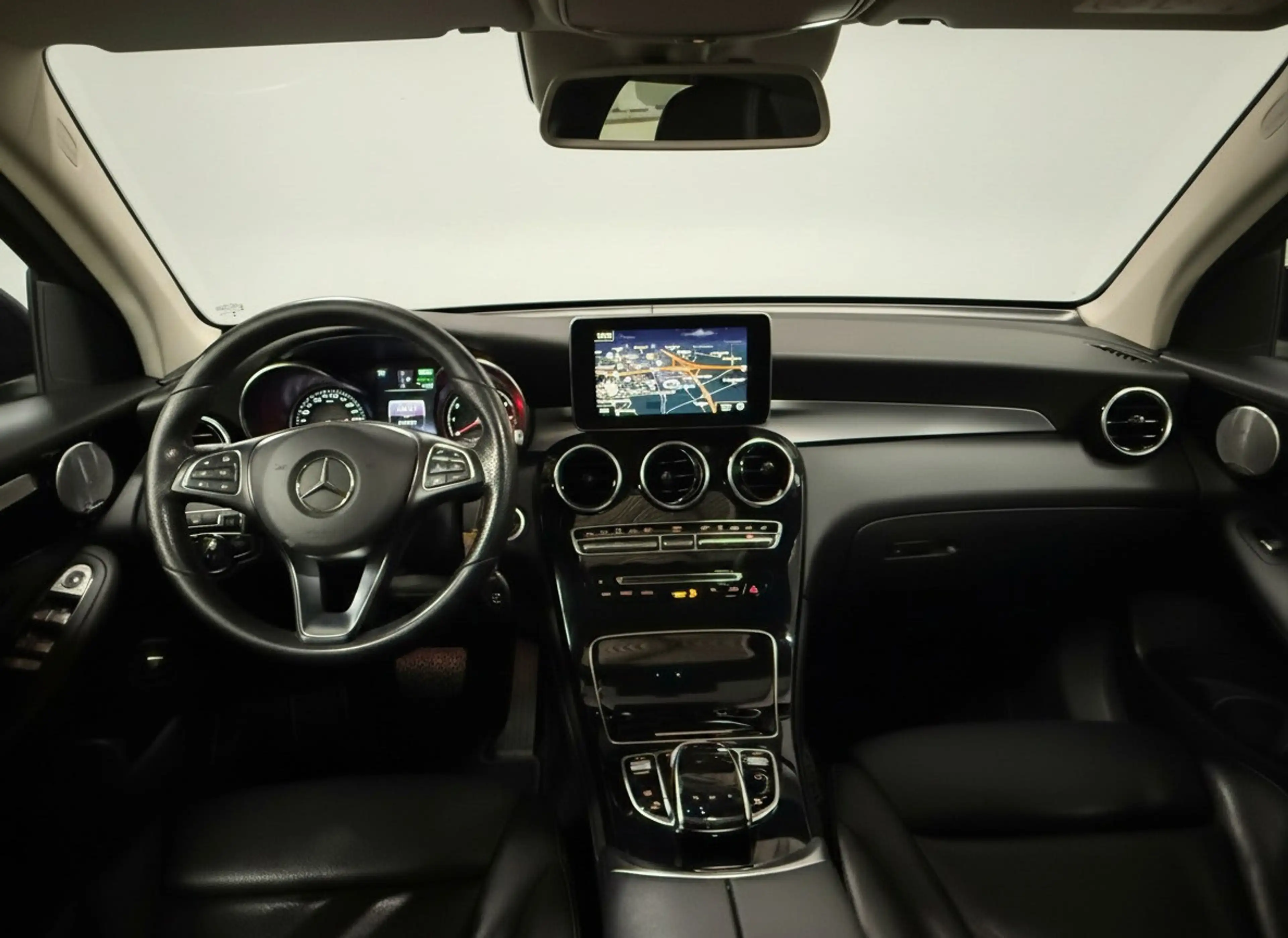 Mercedes-Benz GLC 350 350e 4MATIC - AMG - Panorama - Burmester - Leder - — photo 12