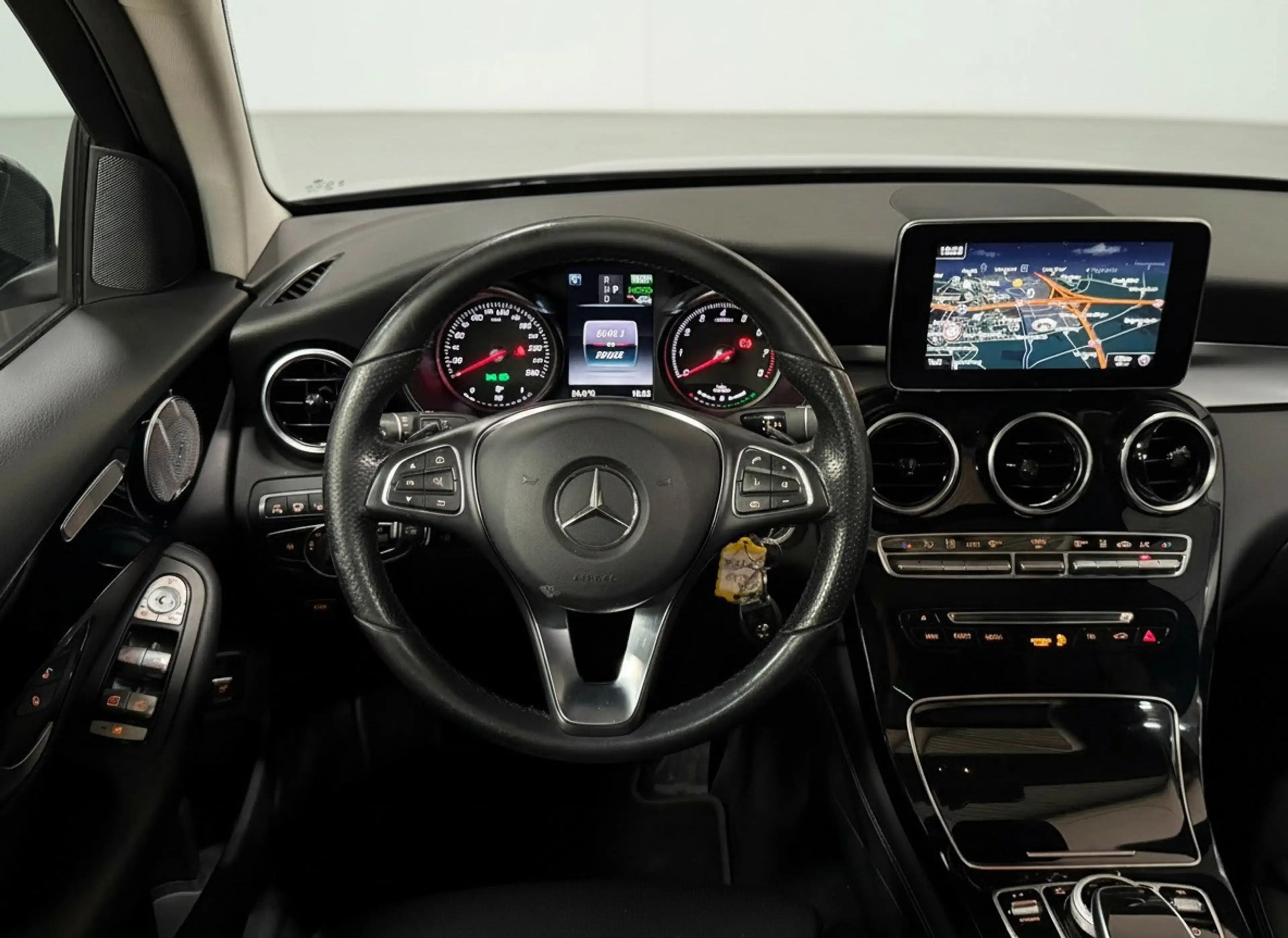 Mercedes-Benz GLC 350 350e 4MATIC - AMG - Panorama - Burmester - Leder - — photo 15