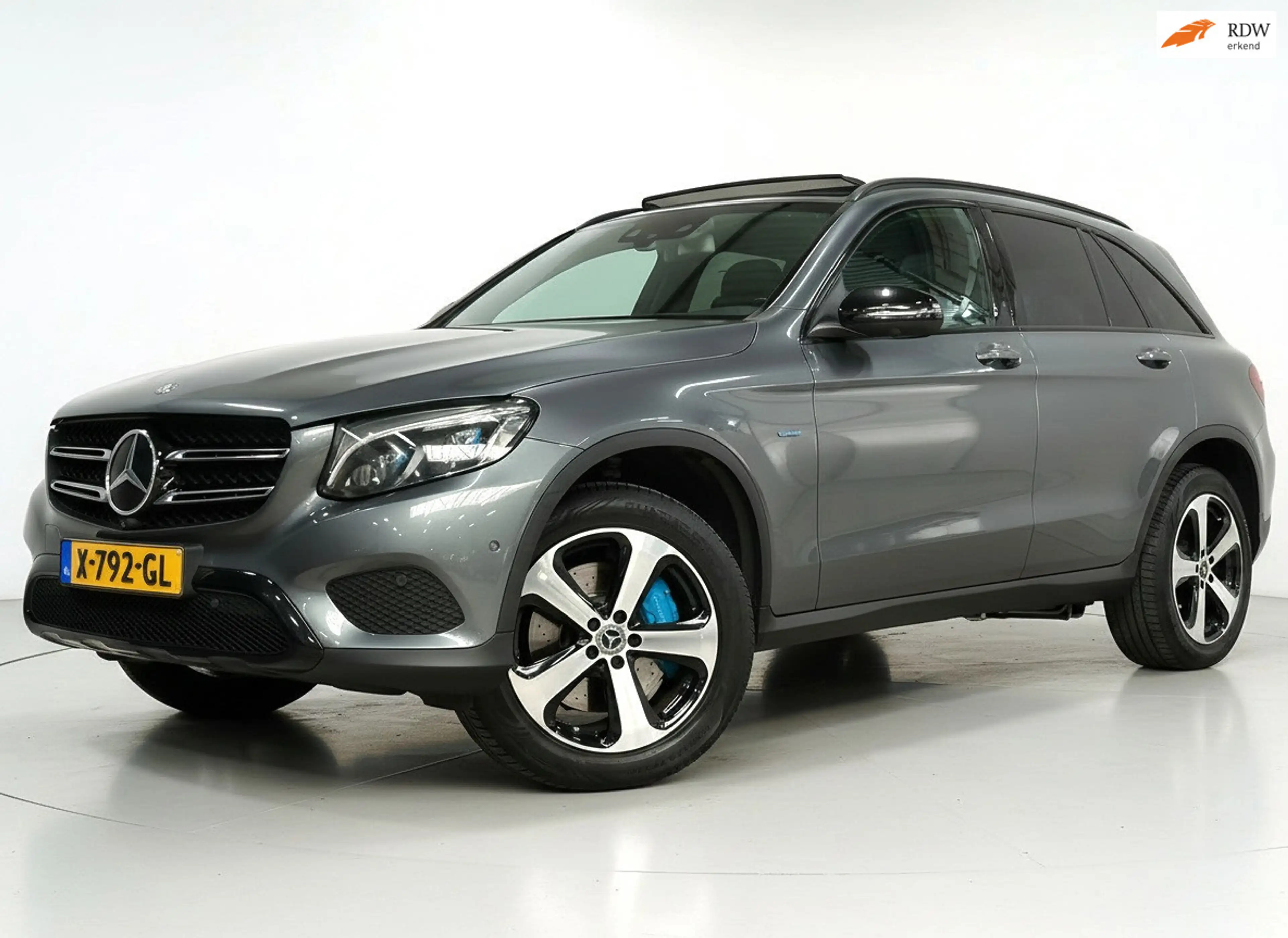 Mercedes-Benz GLC 350 350e 4MATIC - AMG - Panorama - Burmester - Leder -