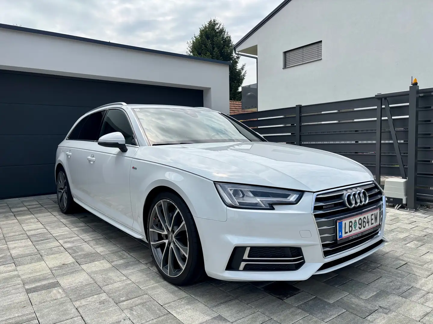 Audi A4 A4 Avant 2,0 TDI quattro Sport S-tronic Sport Weiß - 1