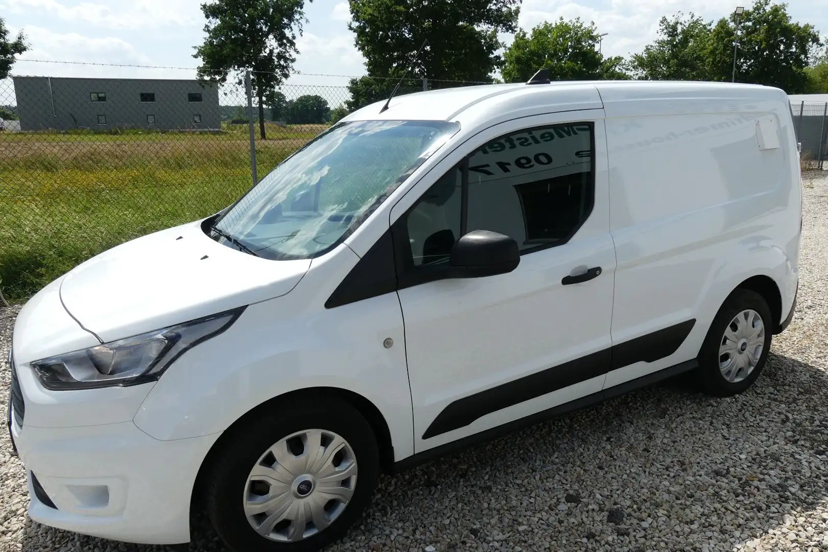 Ford Transit Connect L1  original 32 tsd Kilometer 1.Hand 6-Gang Weiß - 1