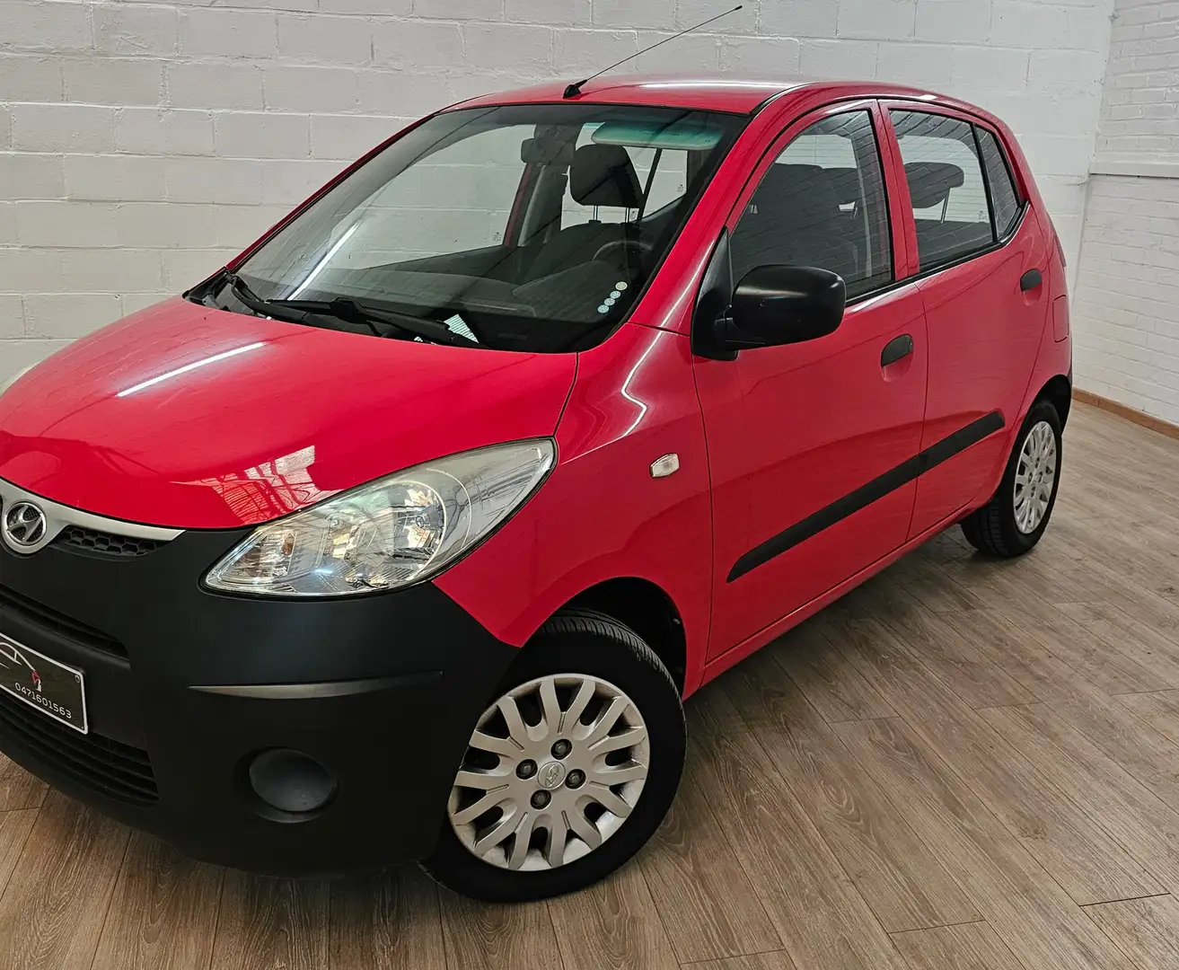 Hyundai i10 1.1 CRDi Comfort Red - 1