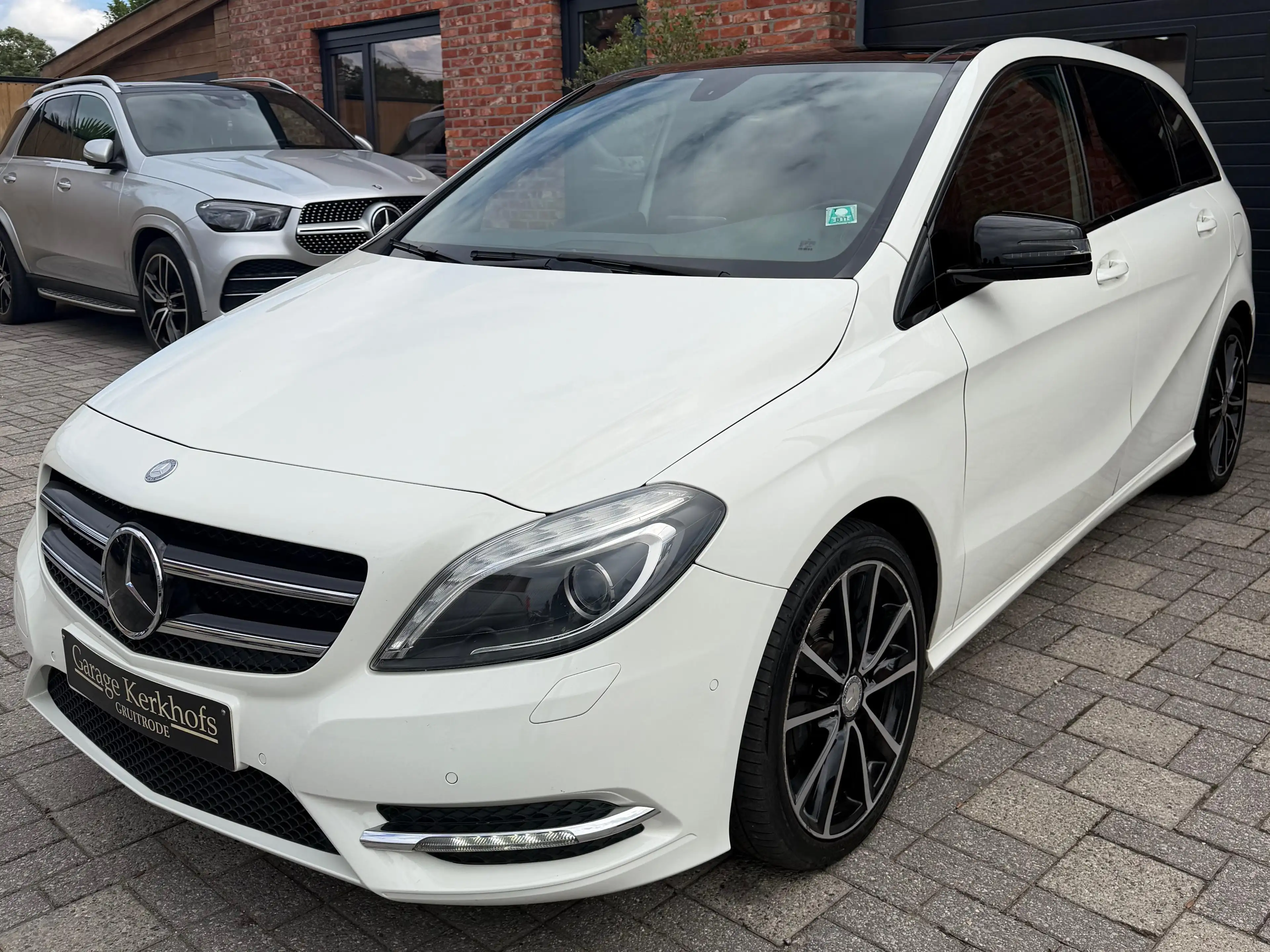 Mercedes-Benz B 200 B 200 CDI — photo 2