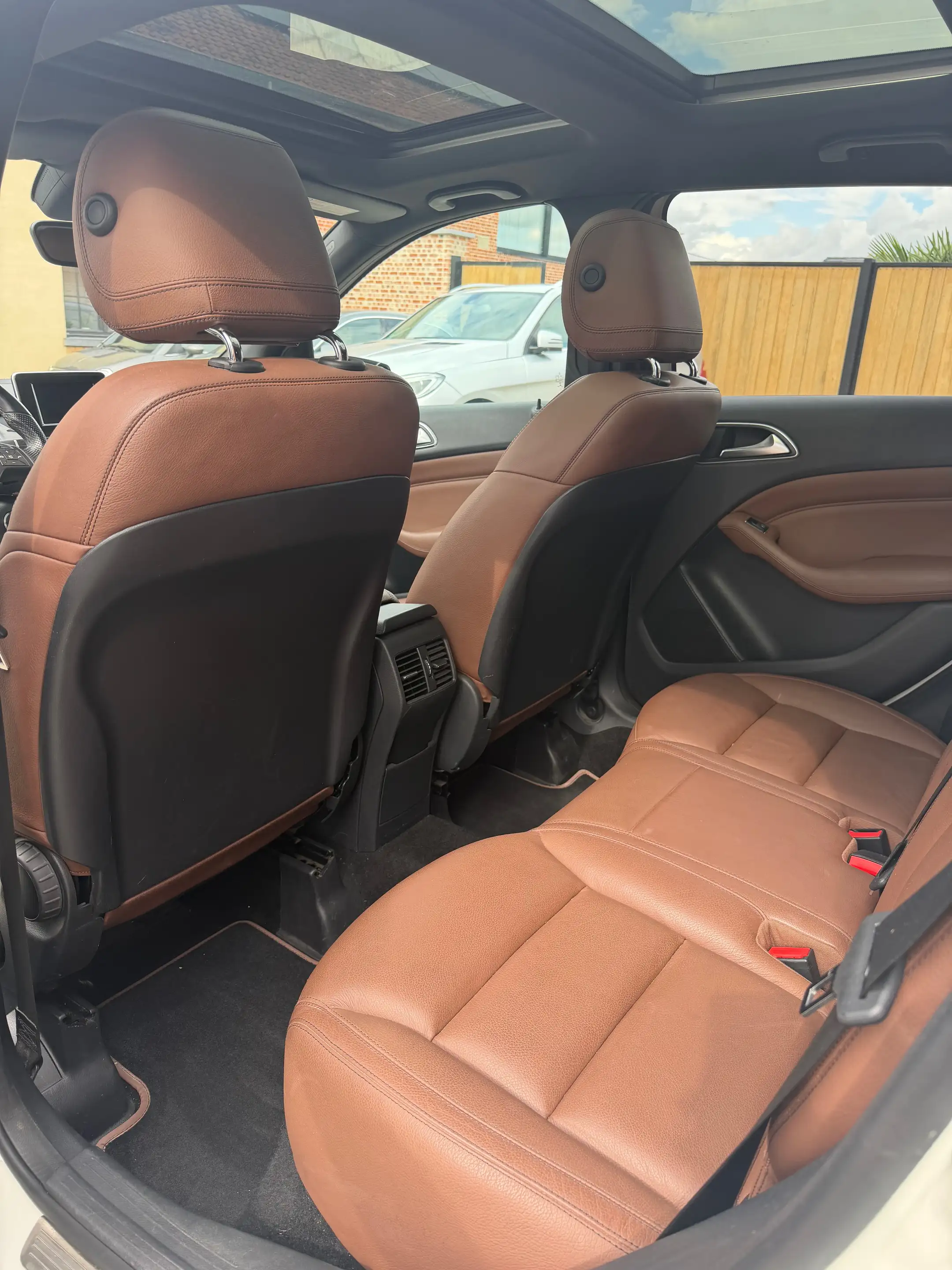 Mercedes-Benz B 200 B 200 CDI — photo 9