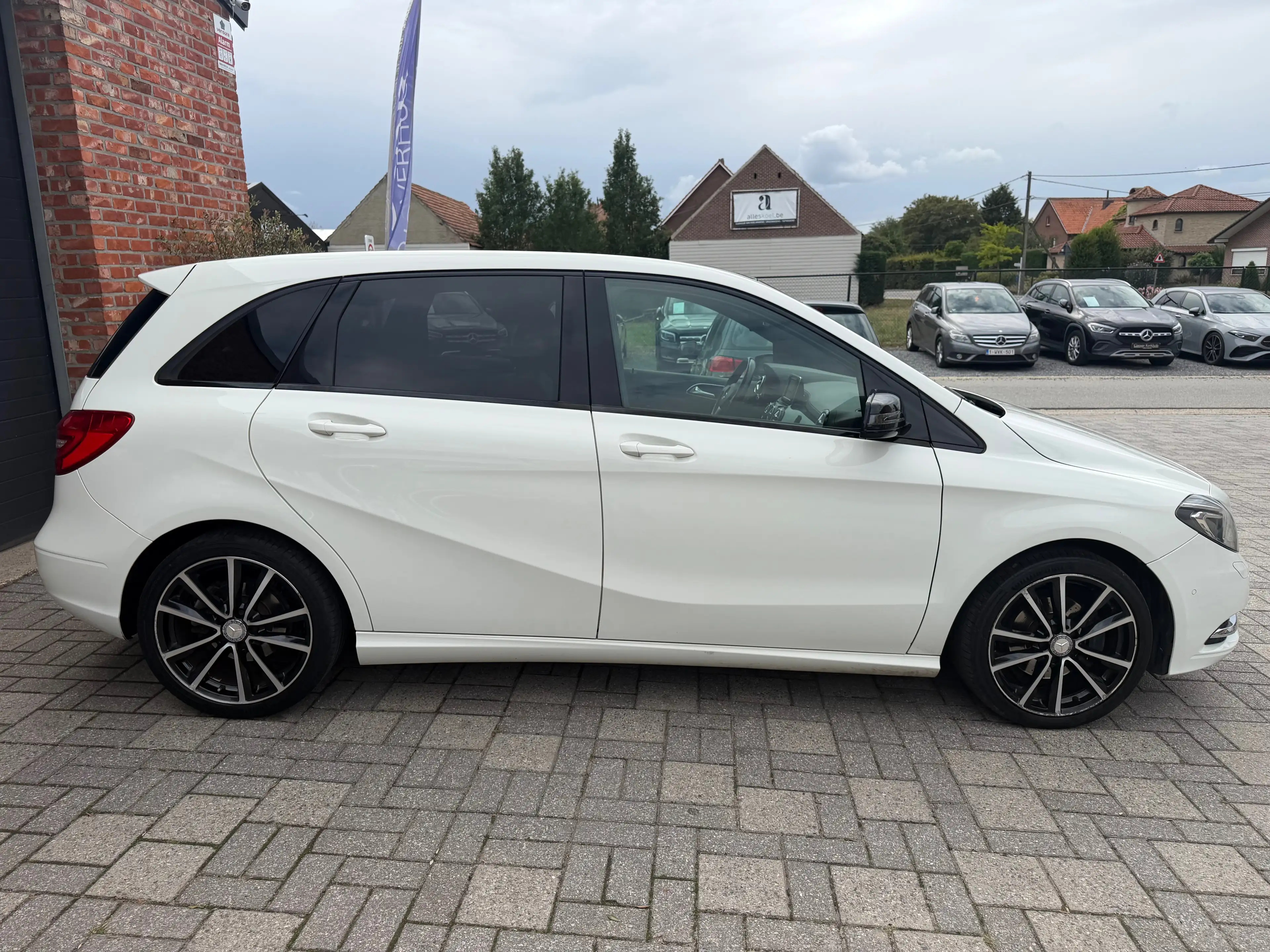Mercedes-Benz B 200 B 200 CDI — photo 5