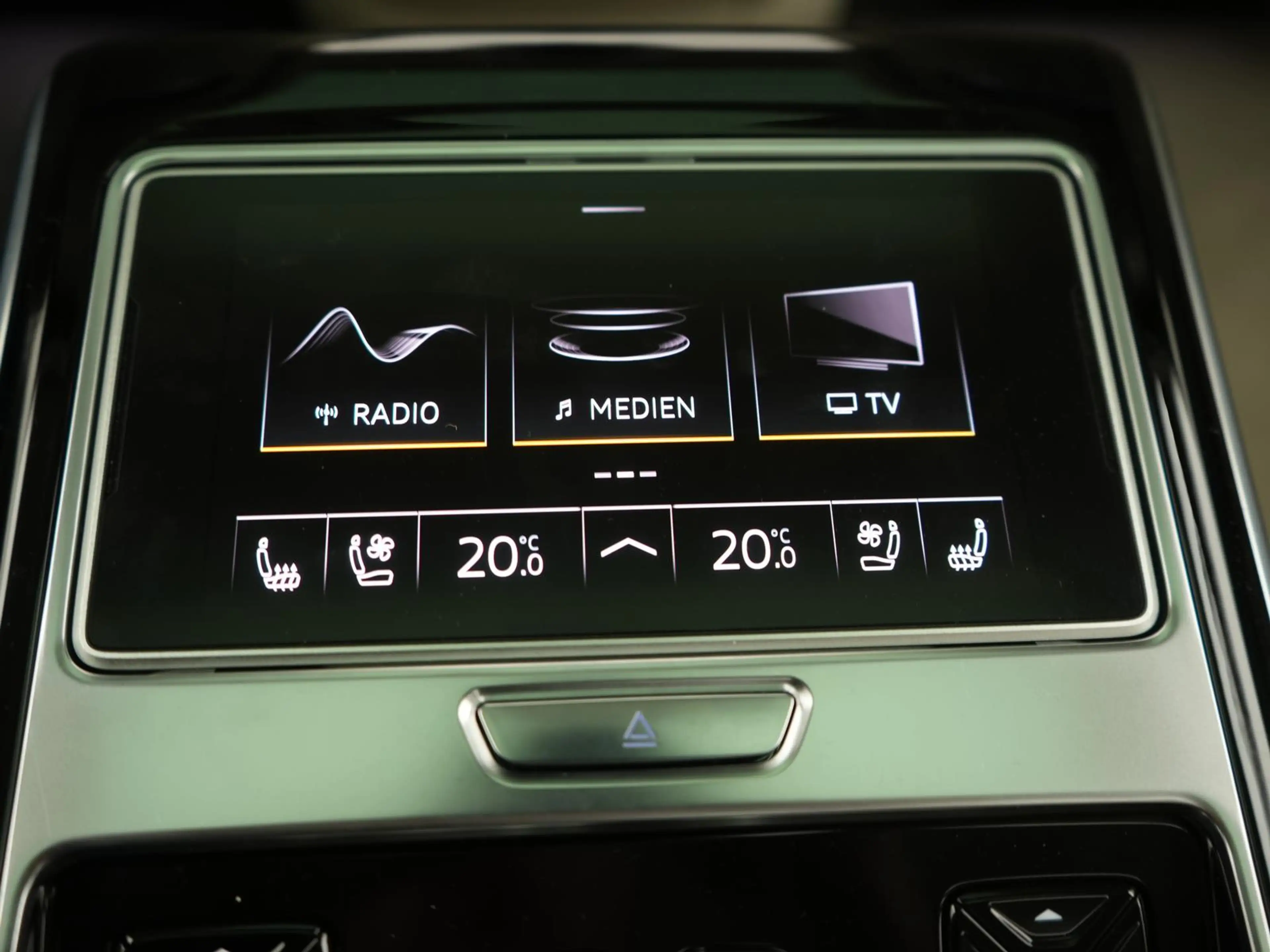 Audi A8 L quattro,MATRIX,LUFT,PANO,TV,360°,TOTW,MEMO — photo 30