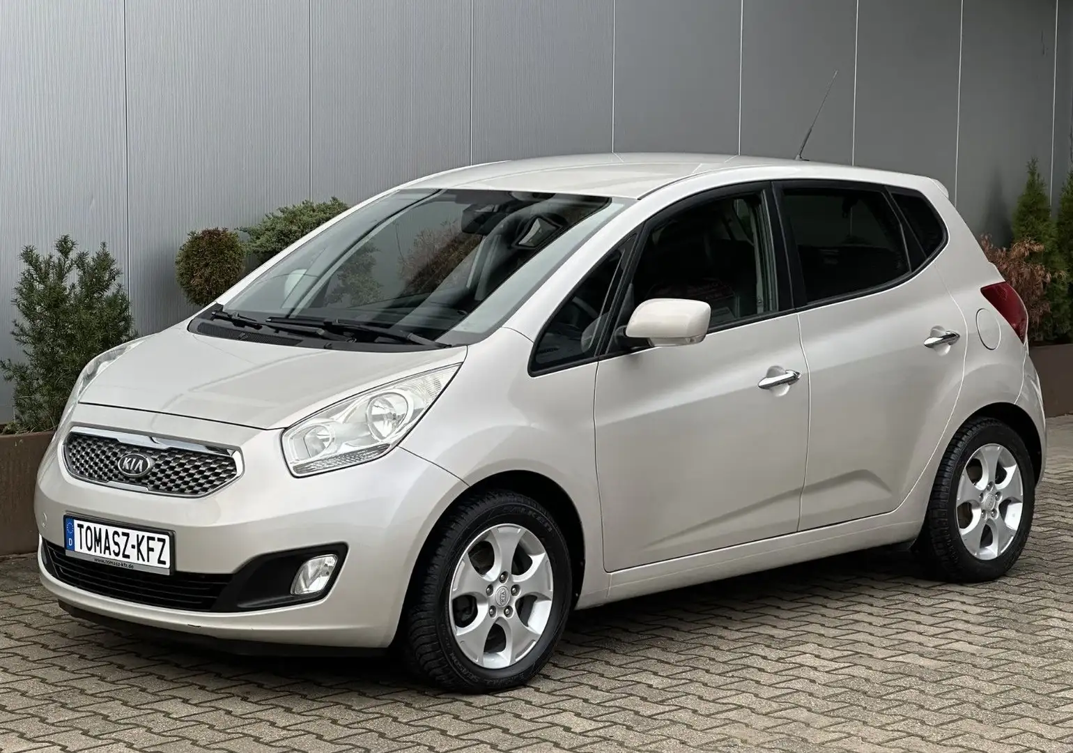 Kia Venga 1.6 CRDi Spirit*Leder*AC*AHK*TÜV+Insp. NEU Grau - 2