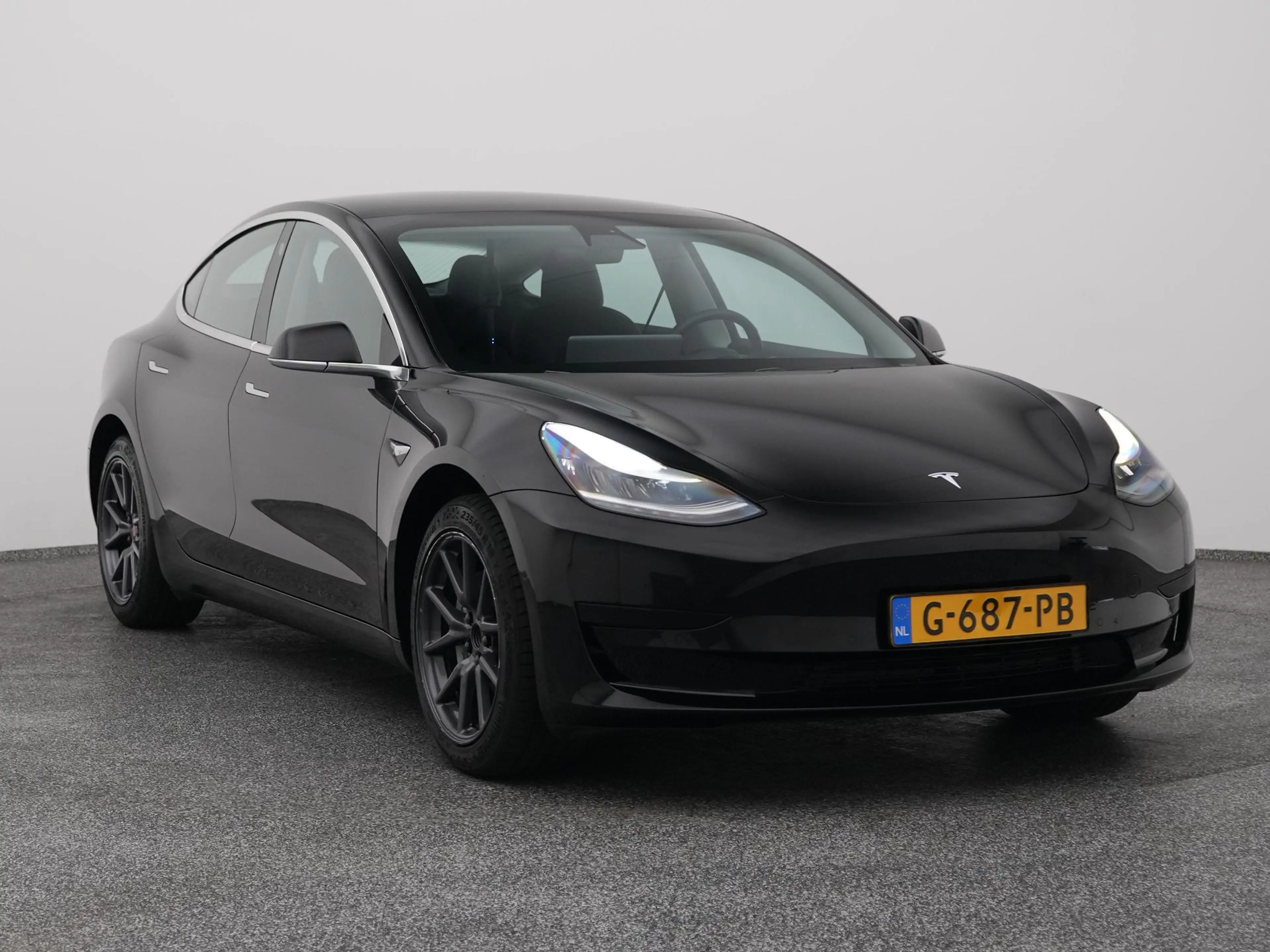 Tesla Model 3 Standard RWD Plus 60 kWh | PANO | AUTOPILOT | STOE — photo 2
