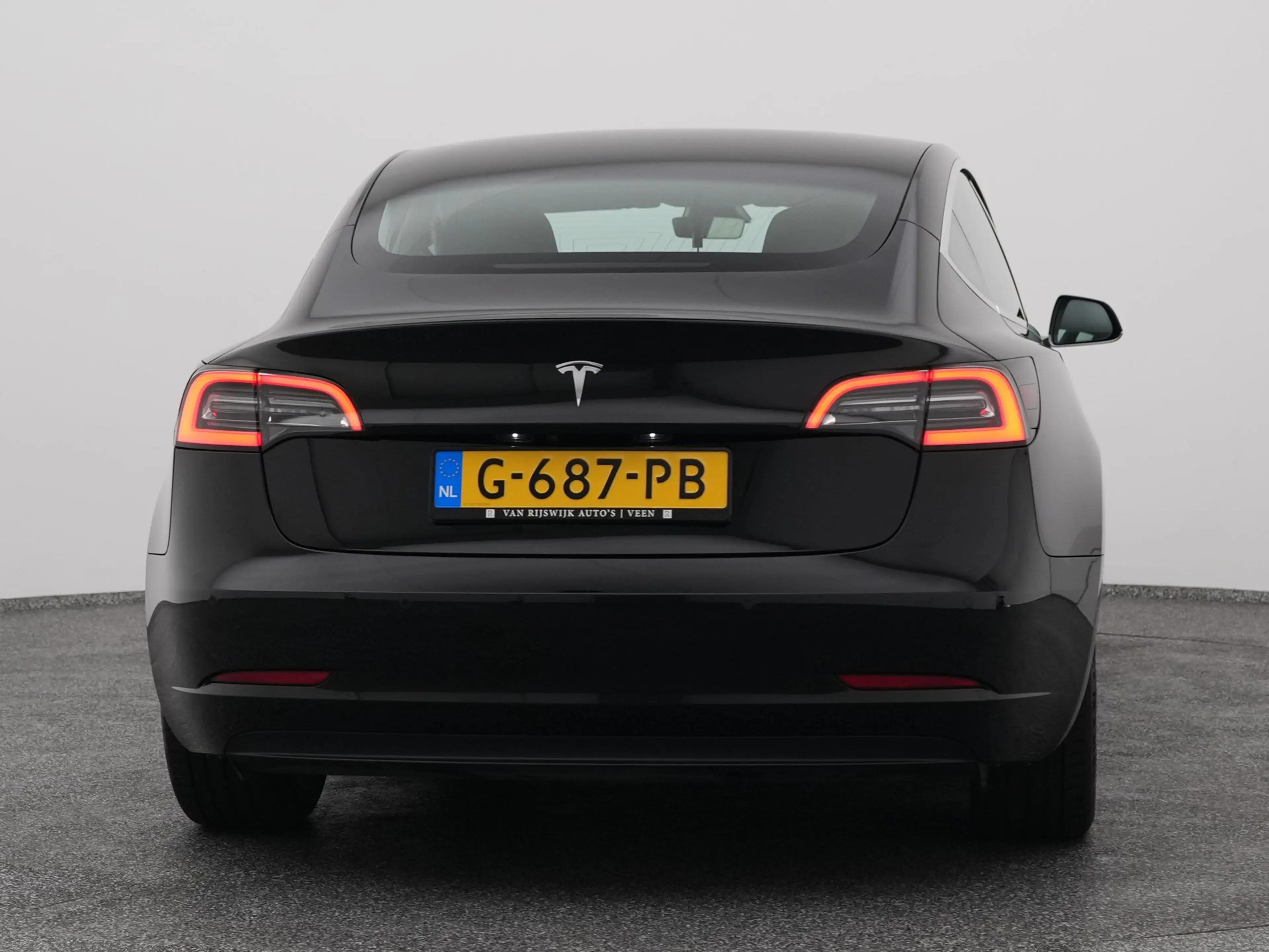 Tesla Model 3 Standard RWD Plus 60 kWh | PANO | AUTOPILOT | STOE — photo 11