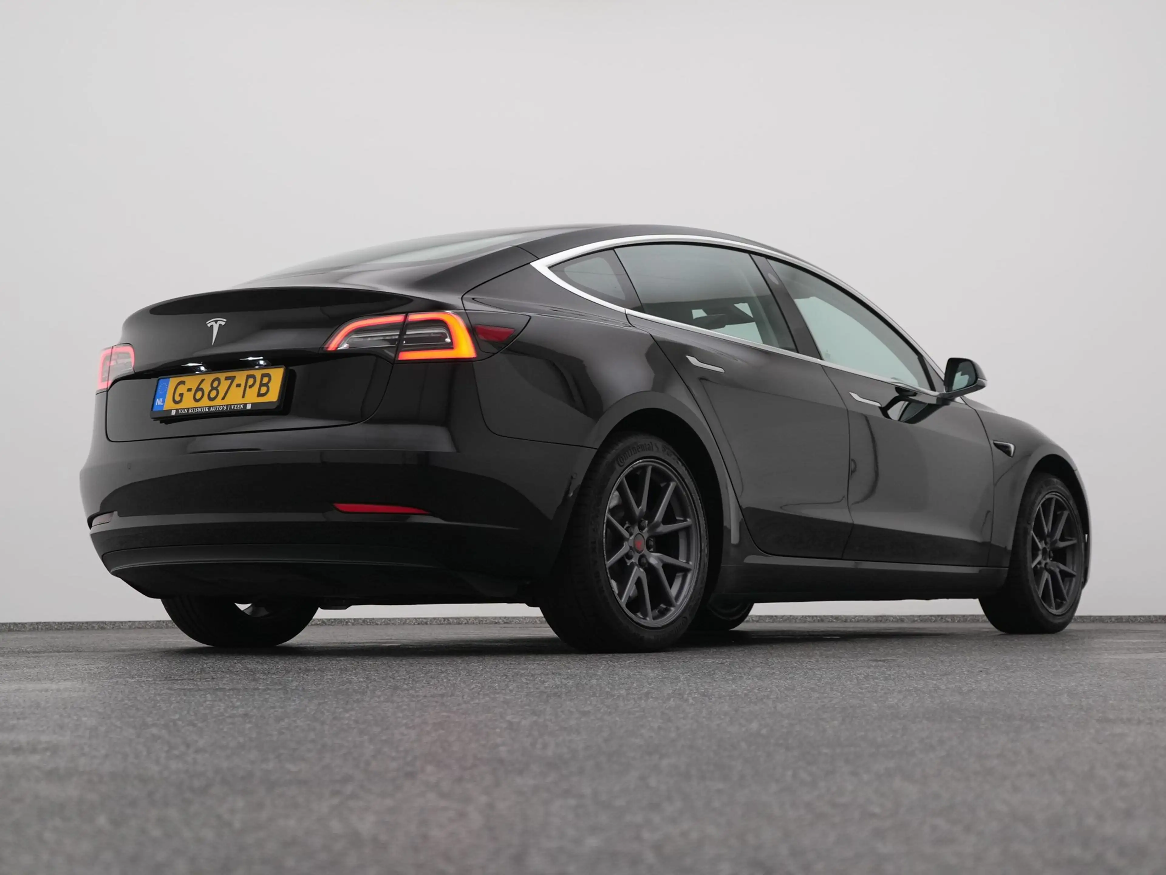 Tesla Model 3 Standard RWD Plus 60 kWh | PANO | AUTOPILOT | STOE — photo 17