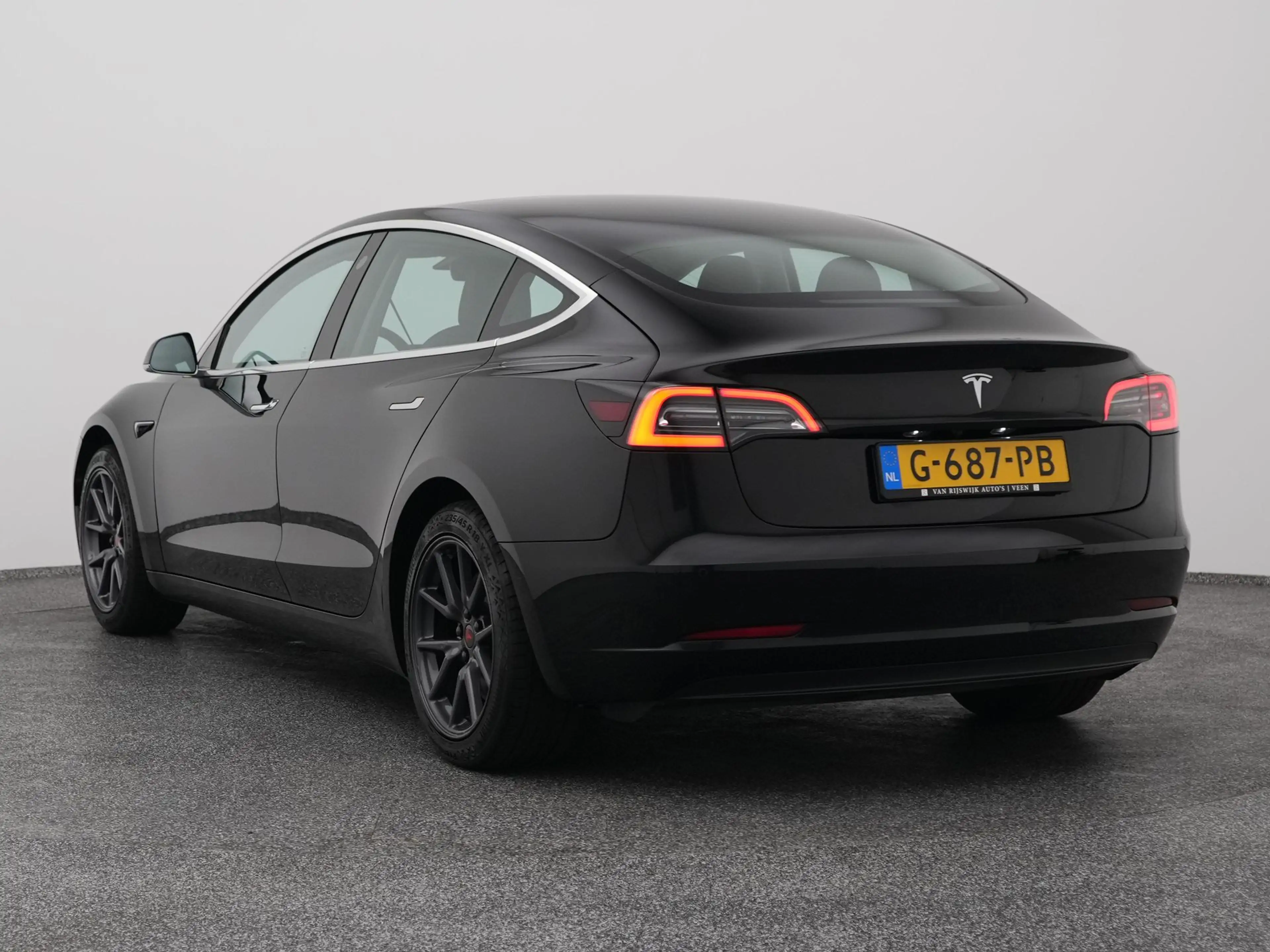 Tesla Model 3 Standard RWD Plus 60 kWh | PANO | AUTOPILOT | STOE — photo 6