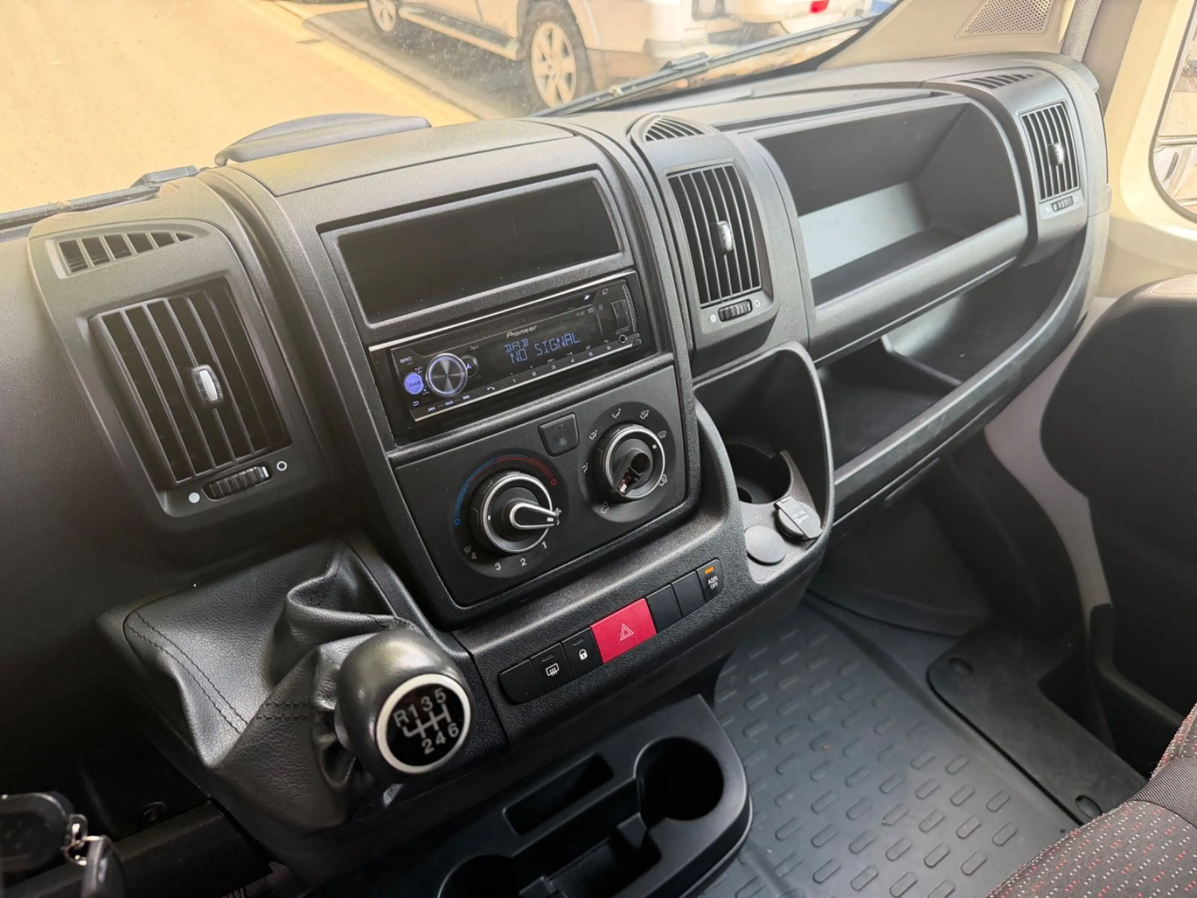 Peugeot Boxer Kofferwagen L2H2 2.2HDI — photo 8