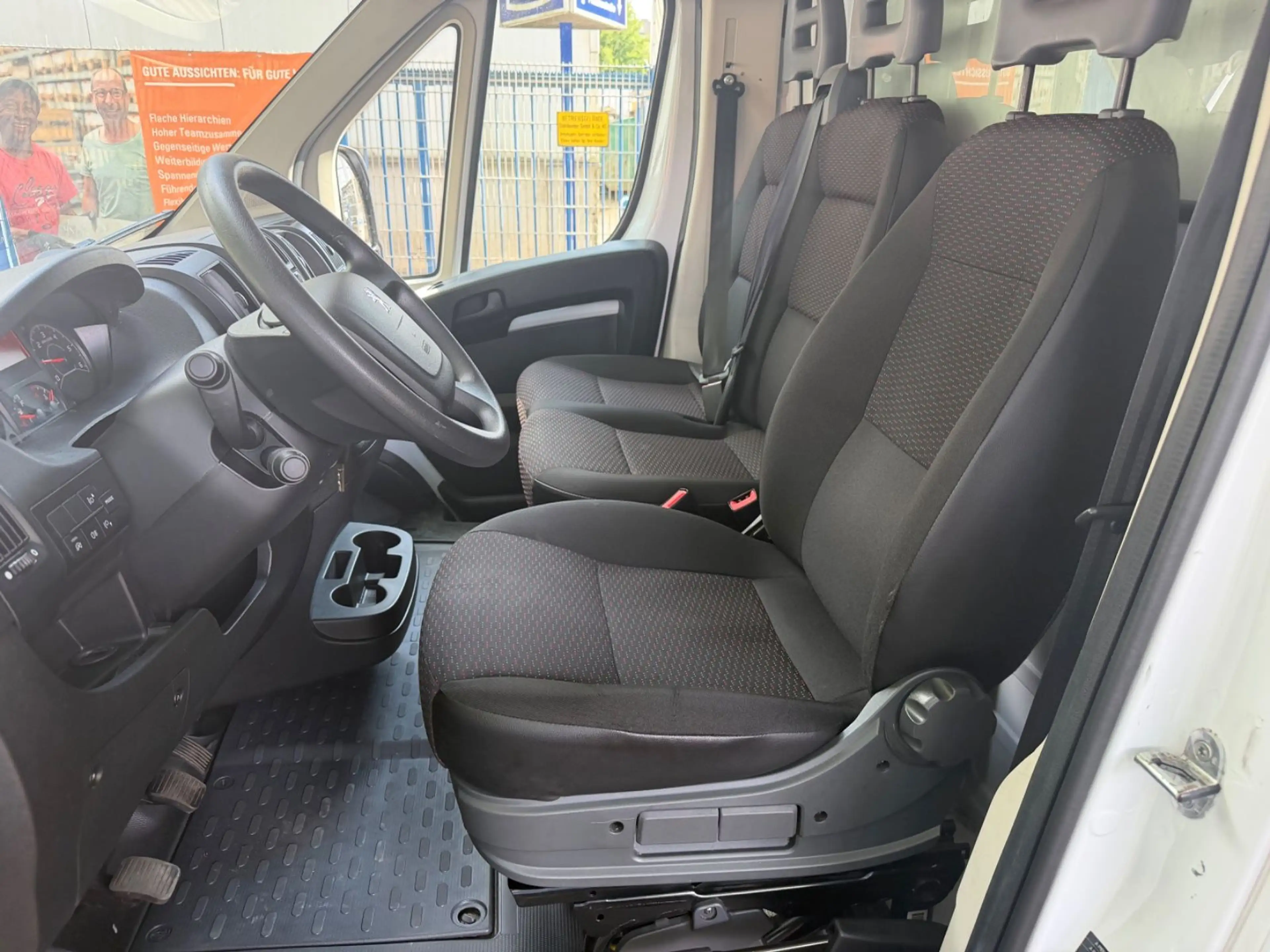 Peugeot Boxer Kofferwagen L2H2 2.2HDI — photo 7