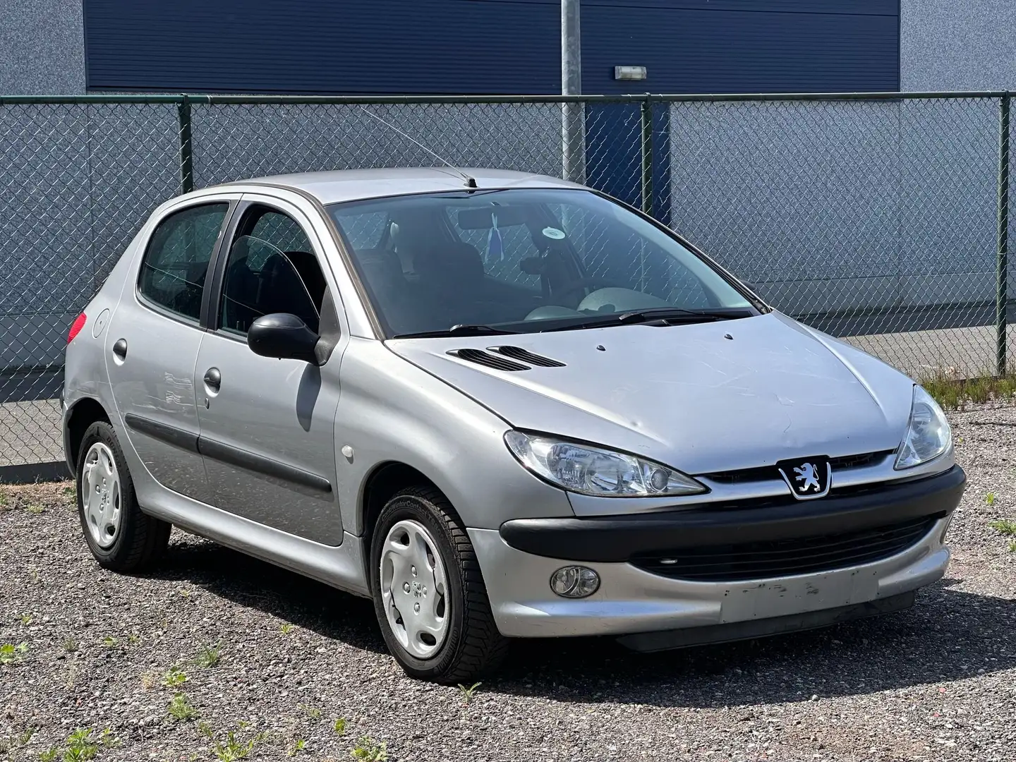 Peugeot 206 1.4i AUTOMATIC Srebrny - 2