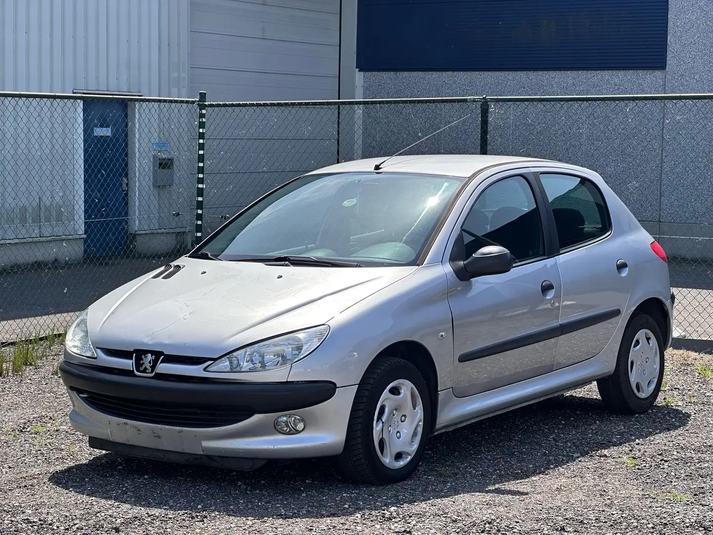 Peugeot 206 1.4i AUTOMATIC Srebrny - 1