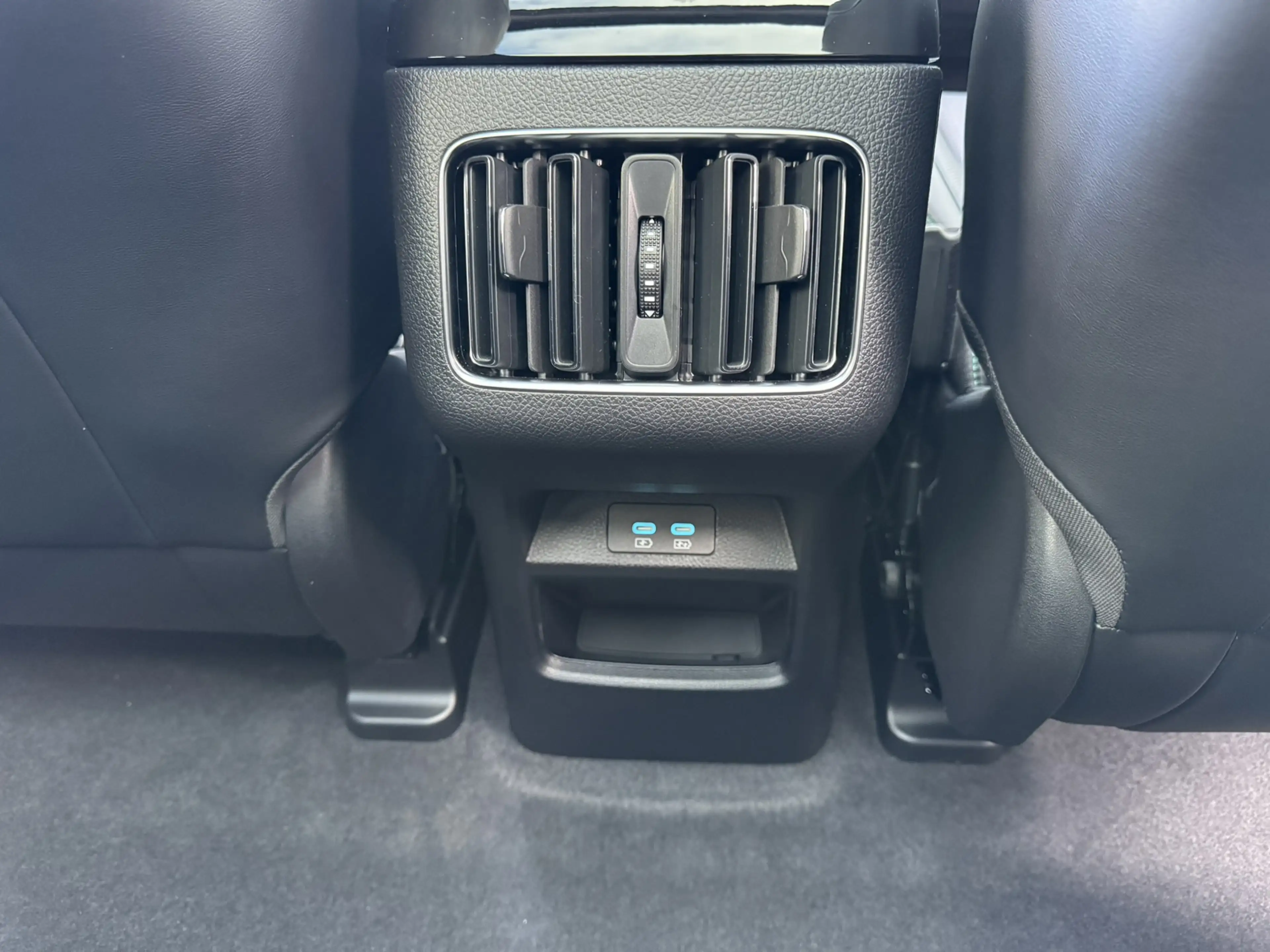 BYD Seal U 1.5 DM-i FWD Boost Plug in Hybride 218pk Panoramad — photo 30
