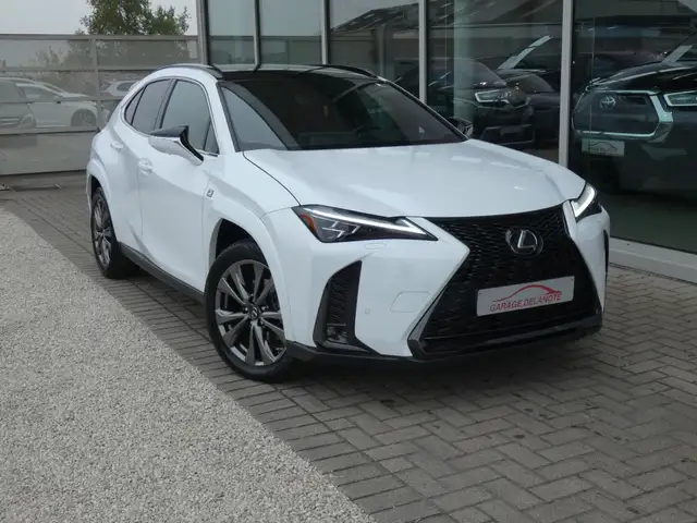 Lexus UX 250h F-SPORT LINE +LEDER +Mark Levinson +360°Camera +Zetelventilatie +Head-up display +Stoelmemory +Elektrische koffer