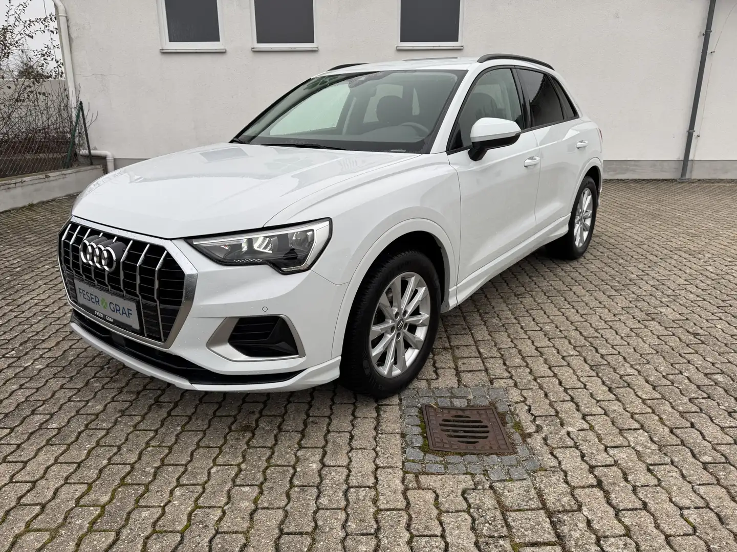 Audi Q3 Advanced 35 TFSI S-Tr. AHK STDHZG VIRTUAL KAM NAV Weiß - 2