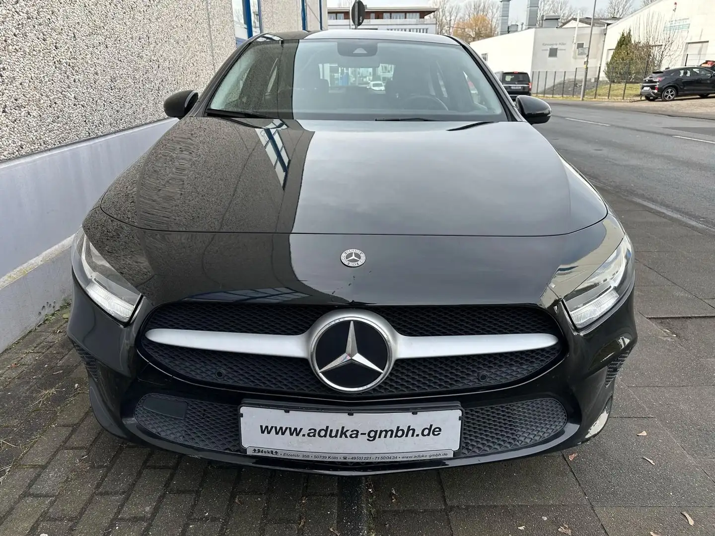 Mercedes-Benz A 180 d DTC Automatik 5Tg Kamera Navi PDC DAB Noir - 2