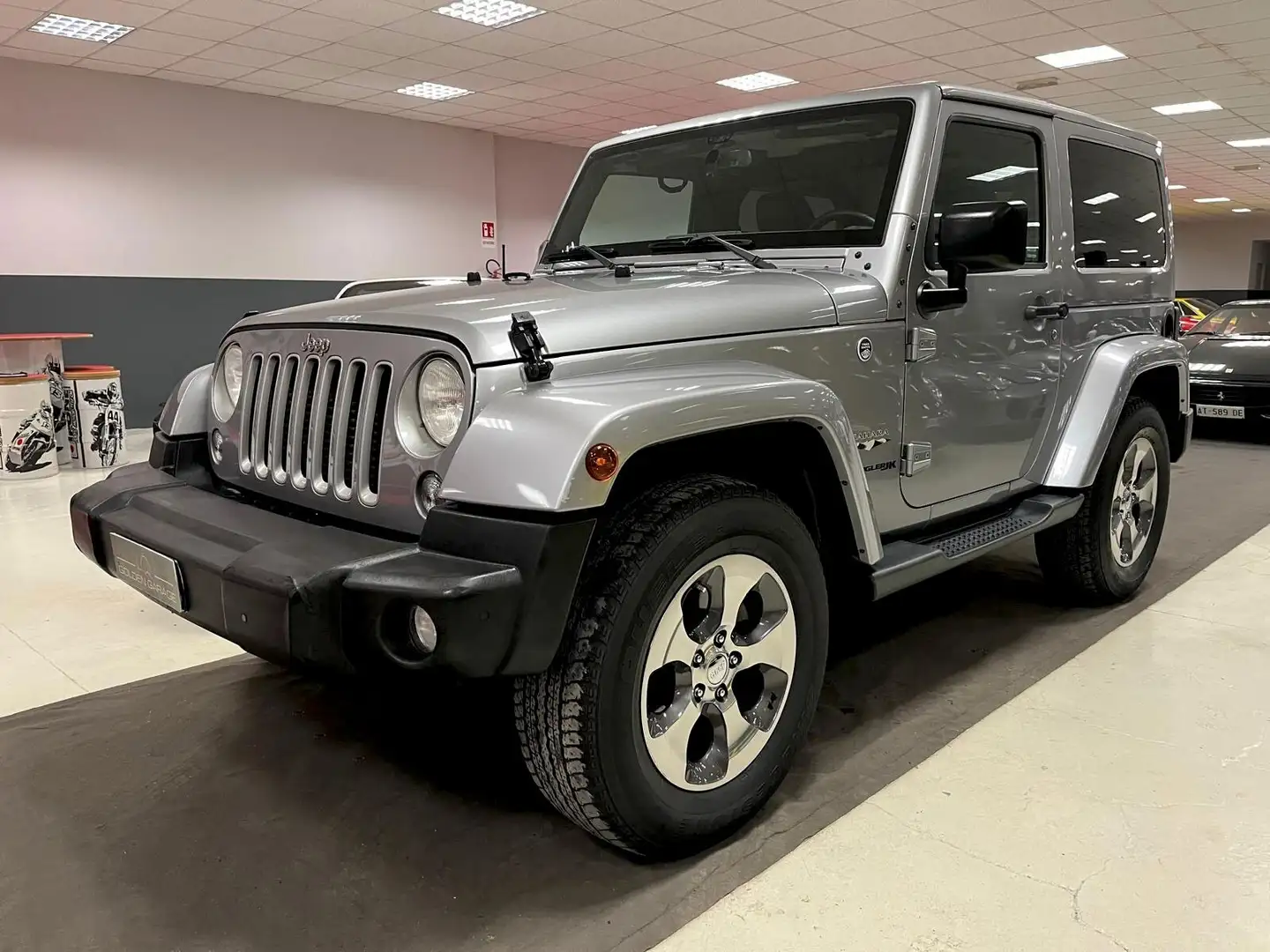 Jeep Wrangler 2.8 CRD DPF Sahara Auto Grau - 2