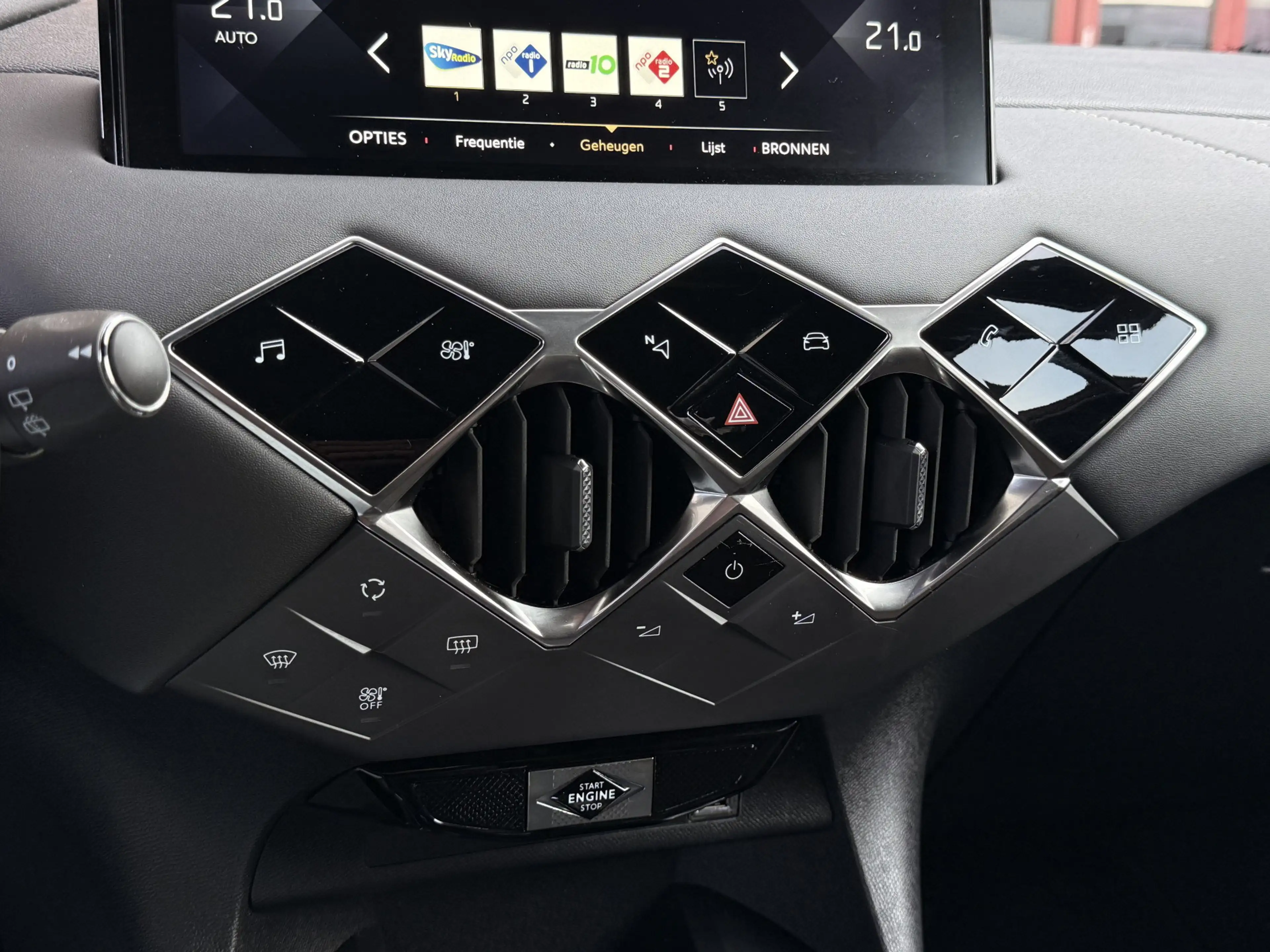 DS Automobiles DS 3 Crossback 1.2 PureTech Rivoli — photo 34