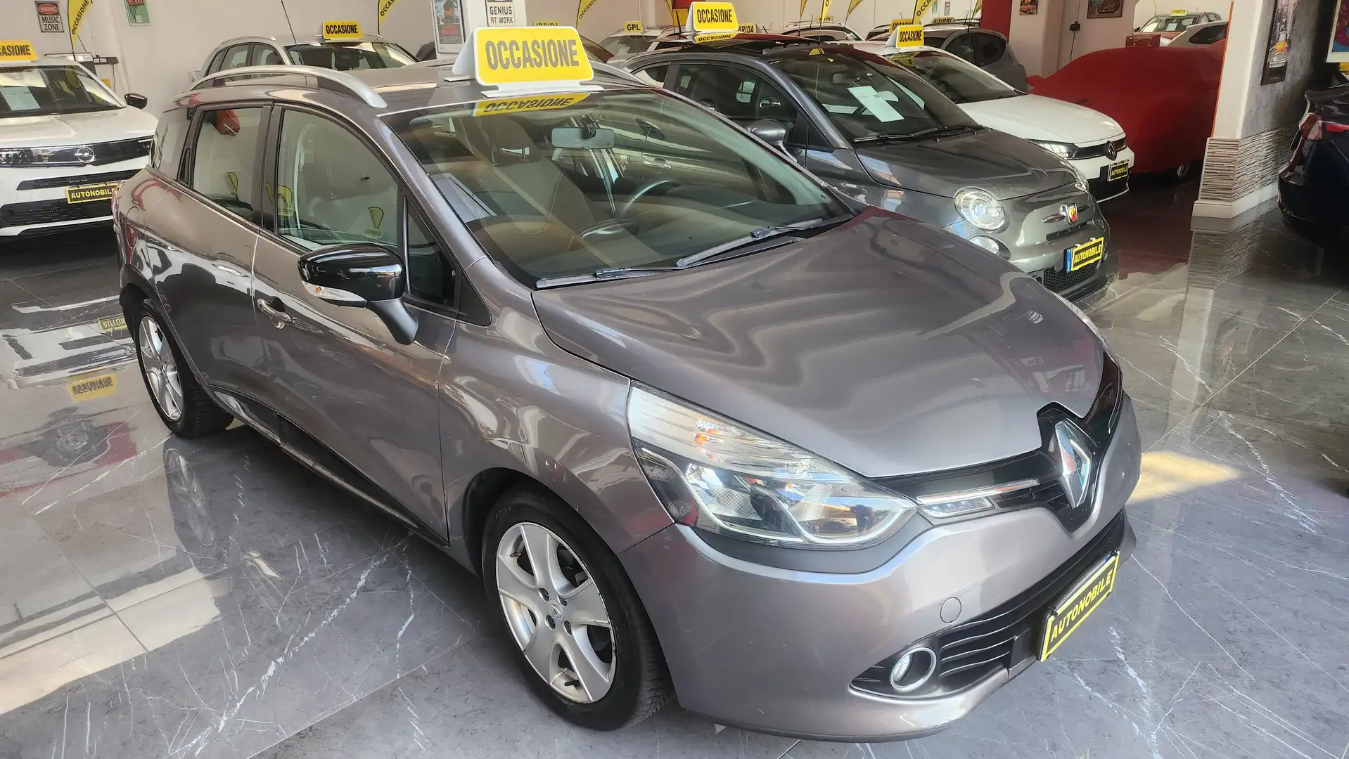 Renault Clio Clio Sporter 1.5 dci Wave 75cv Targa EZ879TP Gris - 2