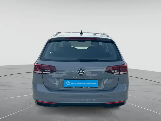 Volkswagen Passat view 7