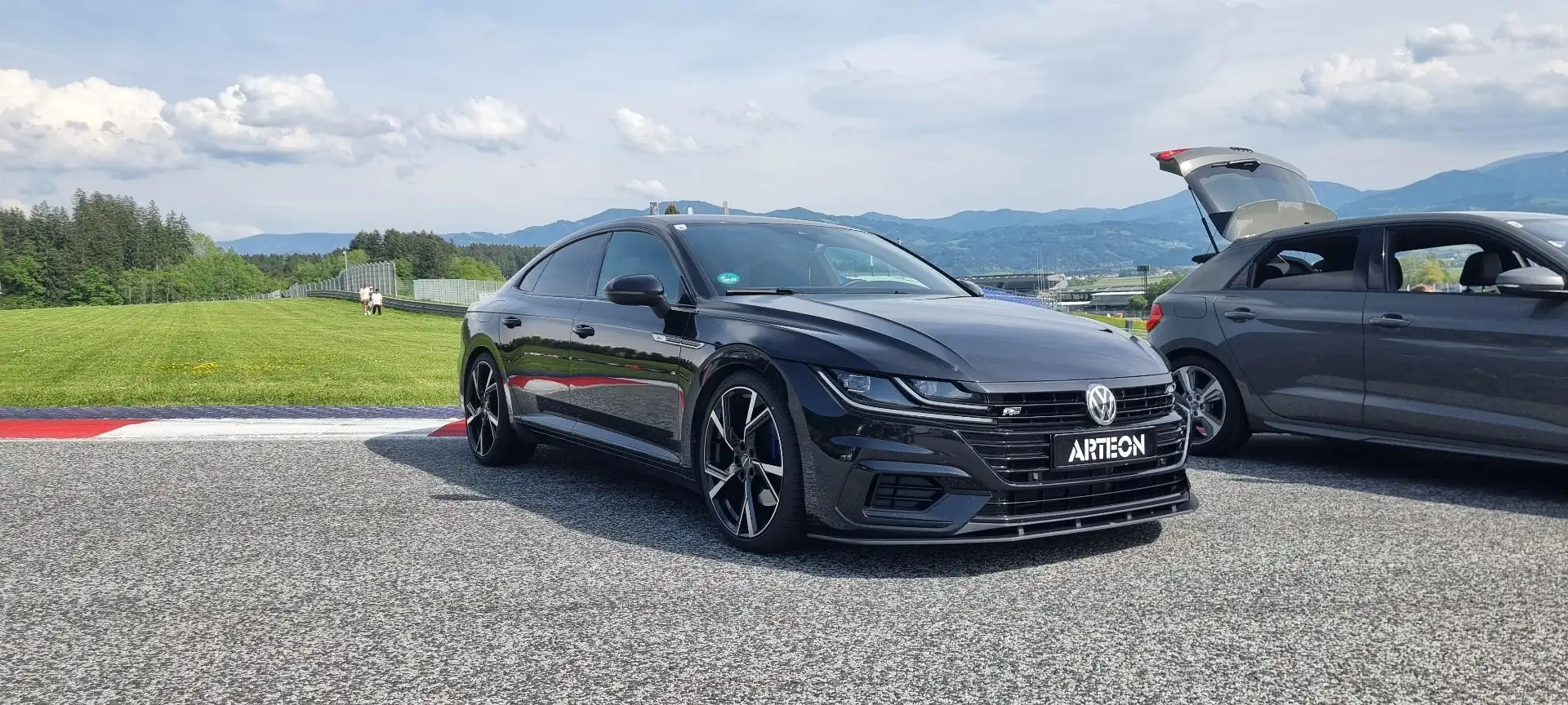 Volkswagen Arteon 2,0 TDI SCR 4Motion R-Line DSG Schwarz - 1