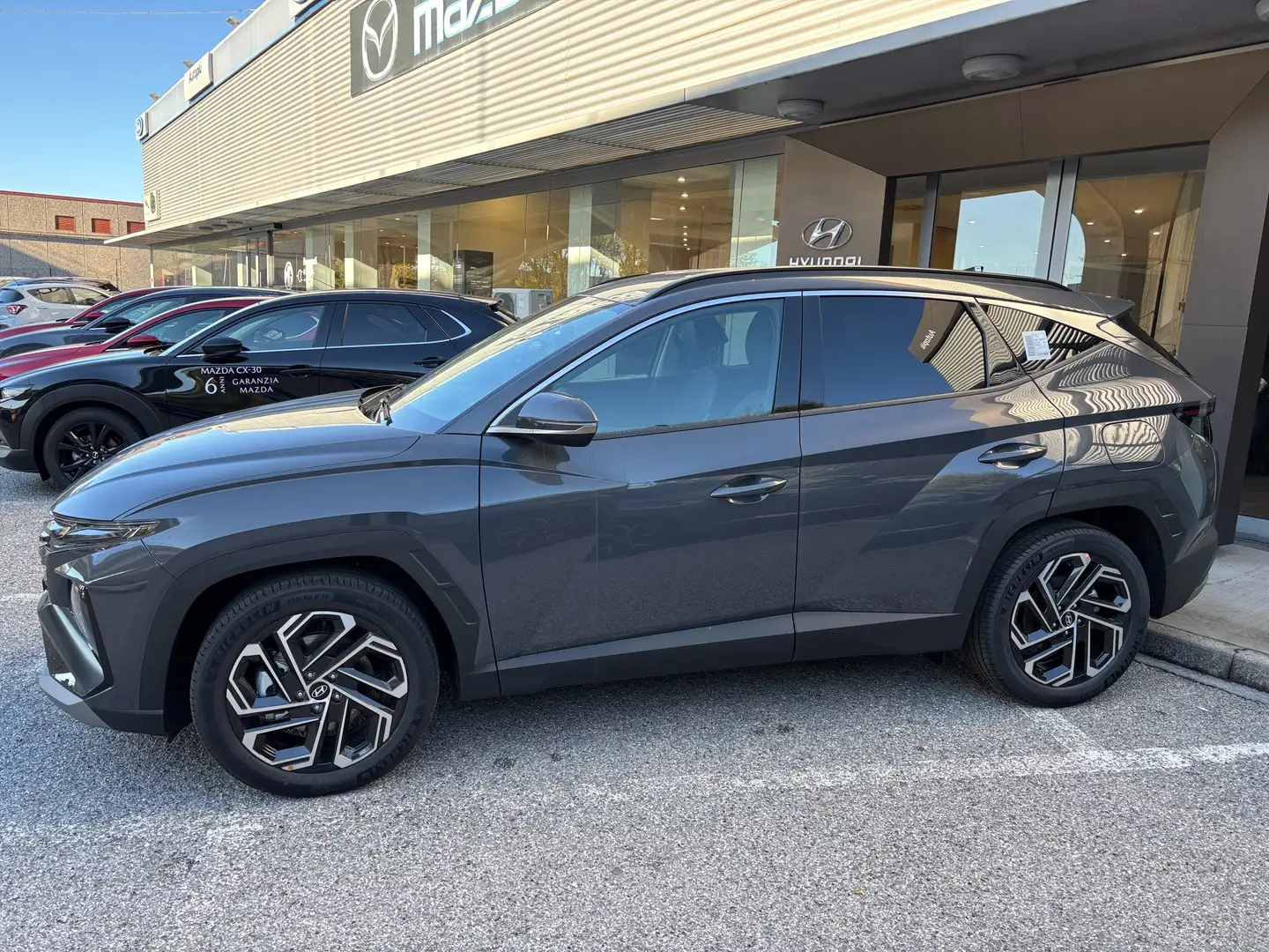 Hyundai TUCSON 1.6 Hev 215 cv Exellence AZIENDALE Grigio - 2