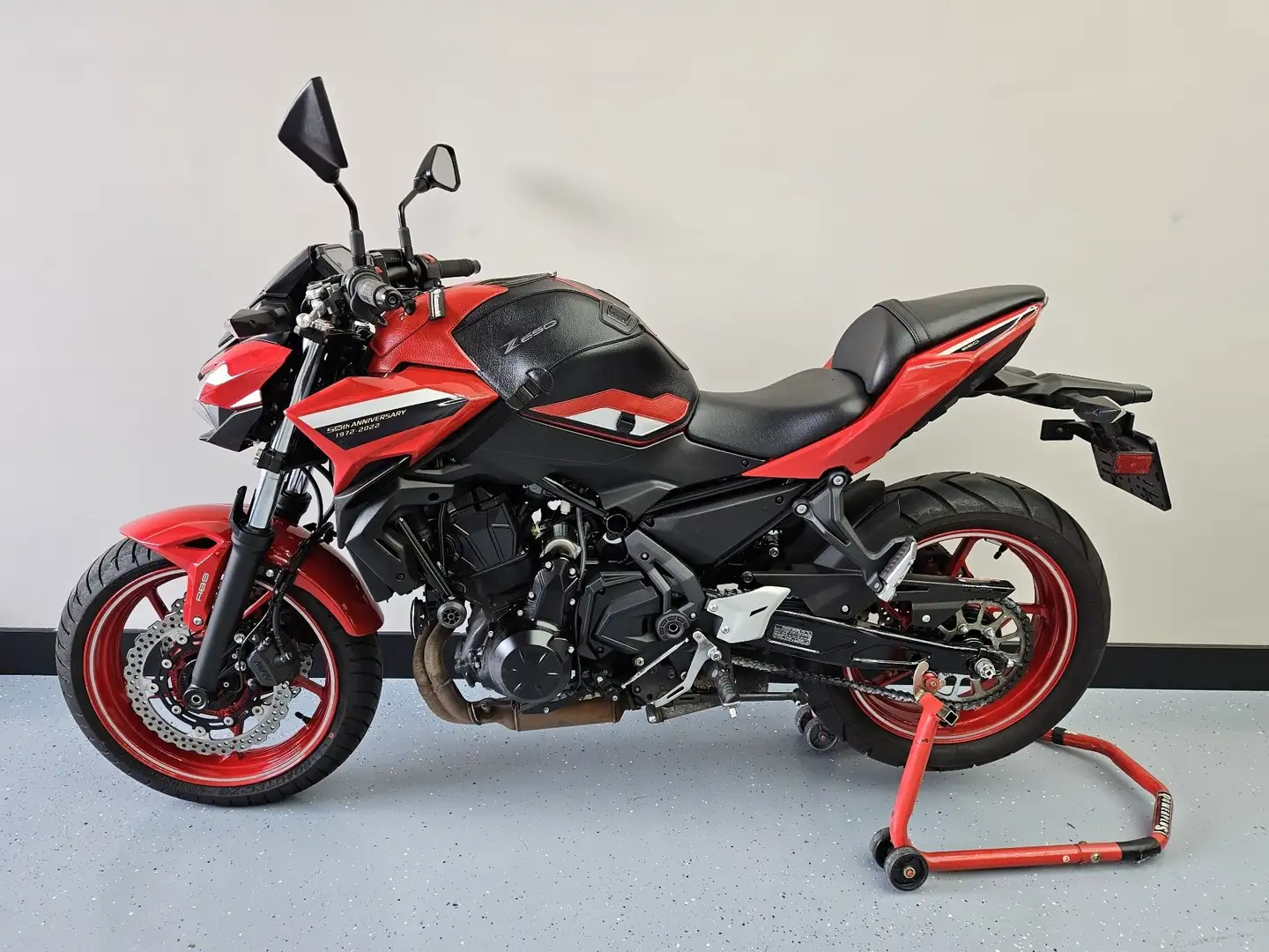 Kawasaki Z 650 50th Anniversary Edition Rouge - 1