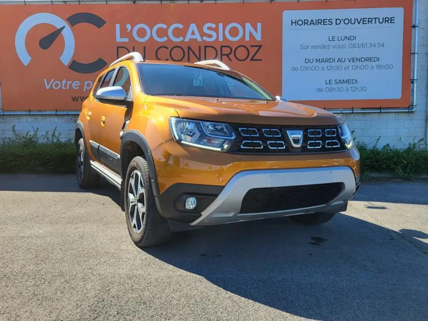 Dacia Duster 999 ESSENCE Orange - 1