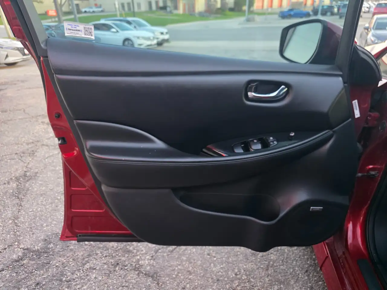 Nissan Leaf снимка Nissan Leaf