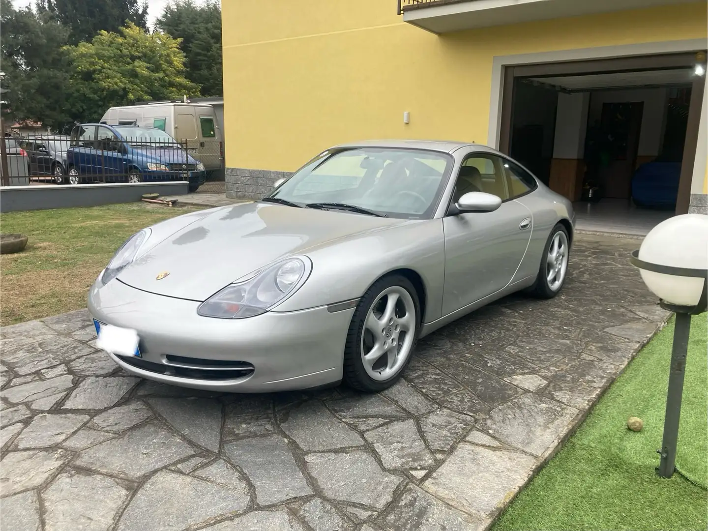 Porsche 911 Coupe 3.4 Carrera Argento - 1