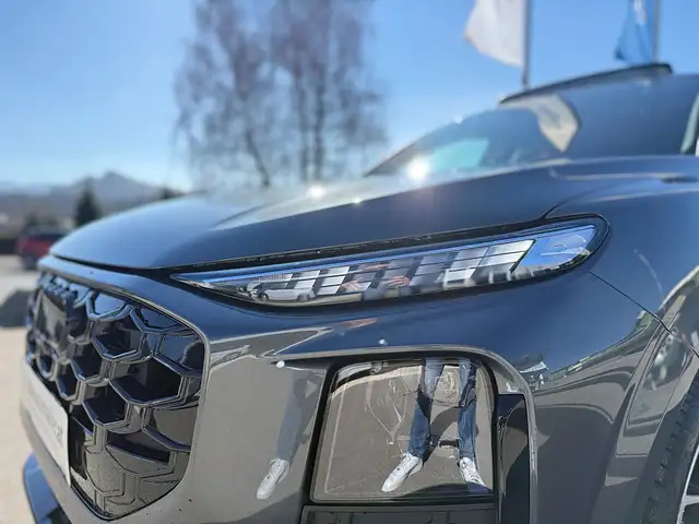 Audi Q3 e-Hybrid S line 272 PS – Panorama – Memory – Te... Ansicht 9