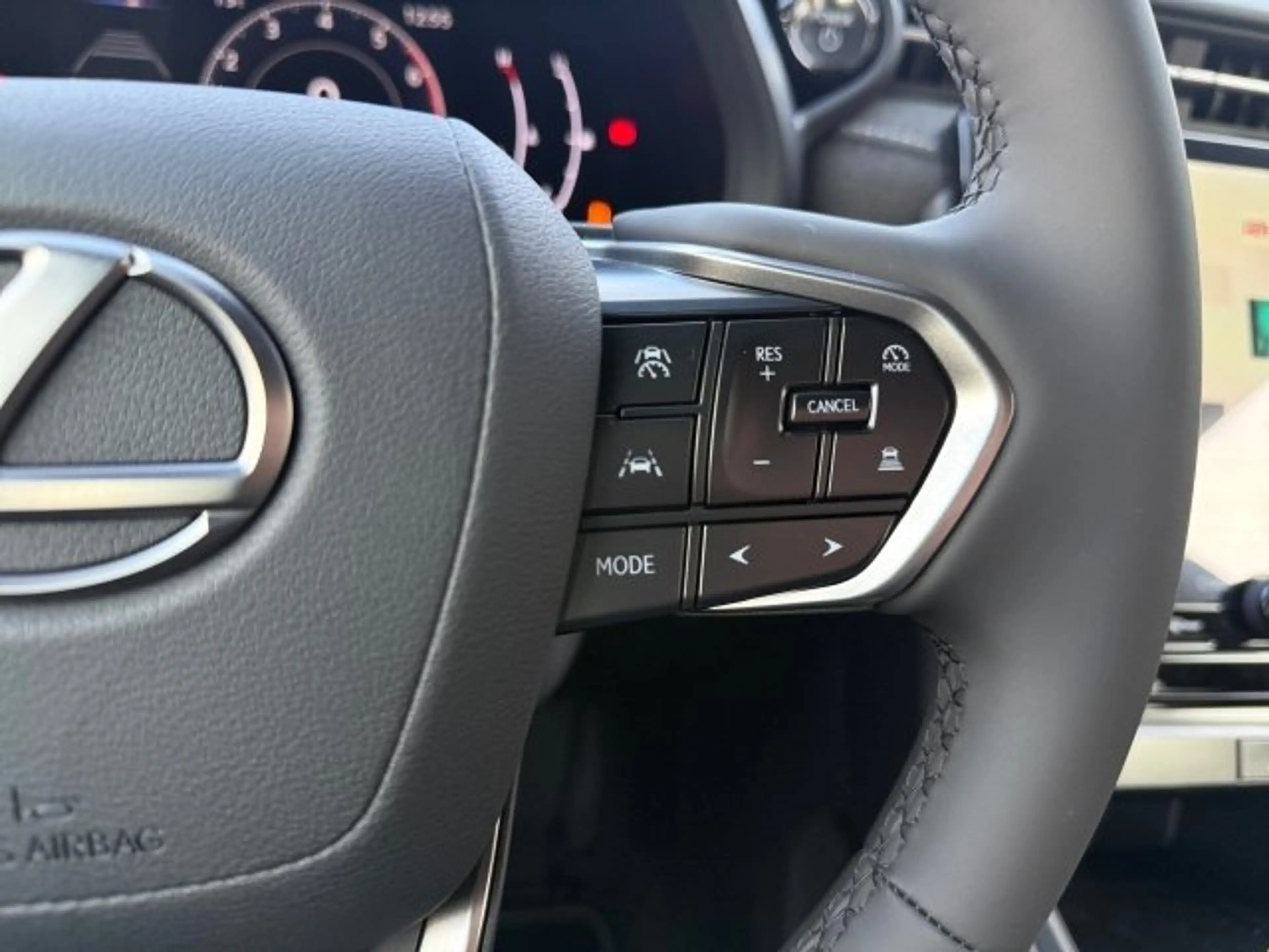 Lexus LBX 1,5 Hybrid MY26 Basis + Komfort Paket — photo 9