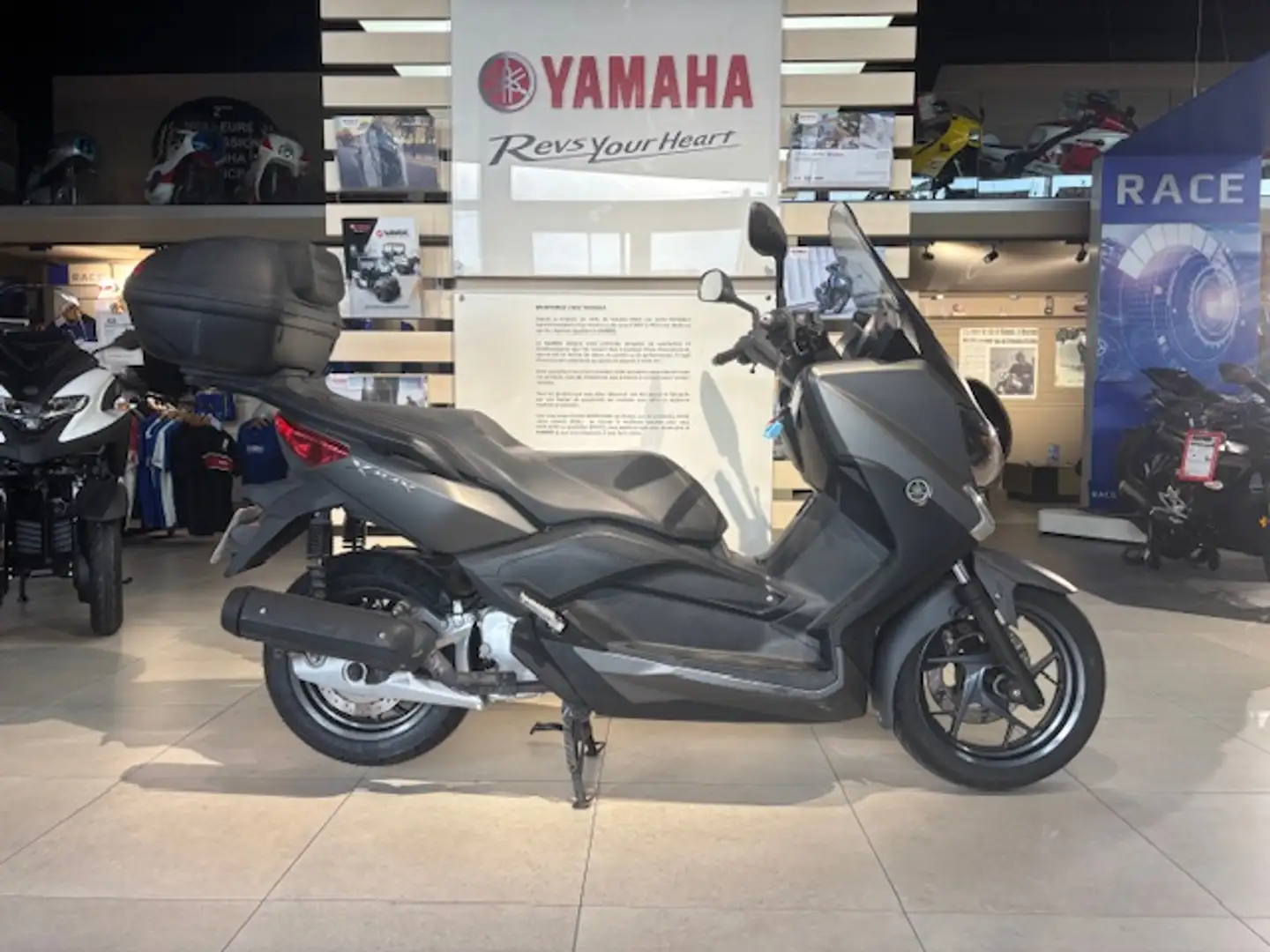 Yamaha X-Max 125 Gris - 1