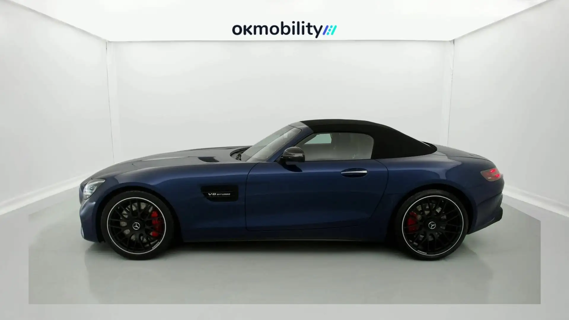 Mercedes-Benz AMG GT Roadster 476 Bleu - 2